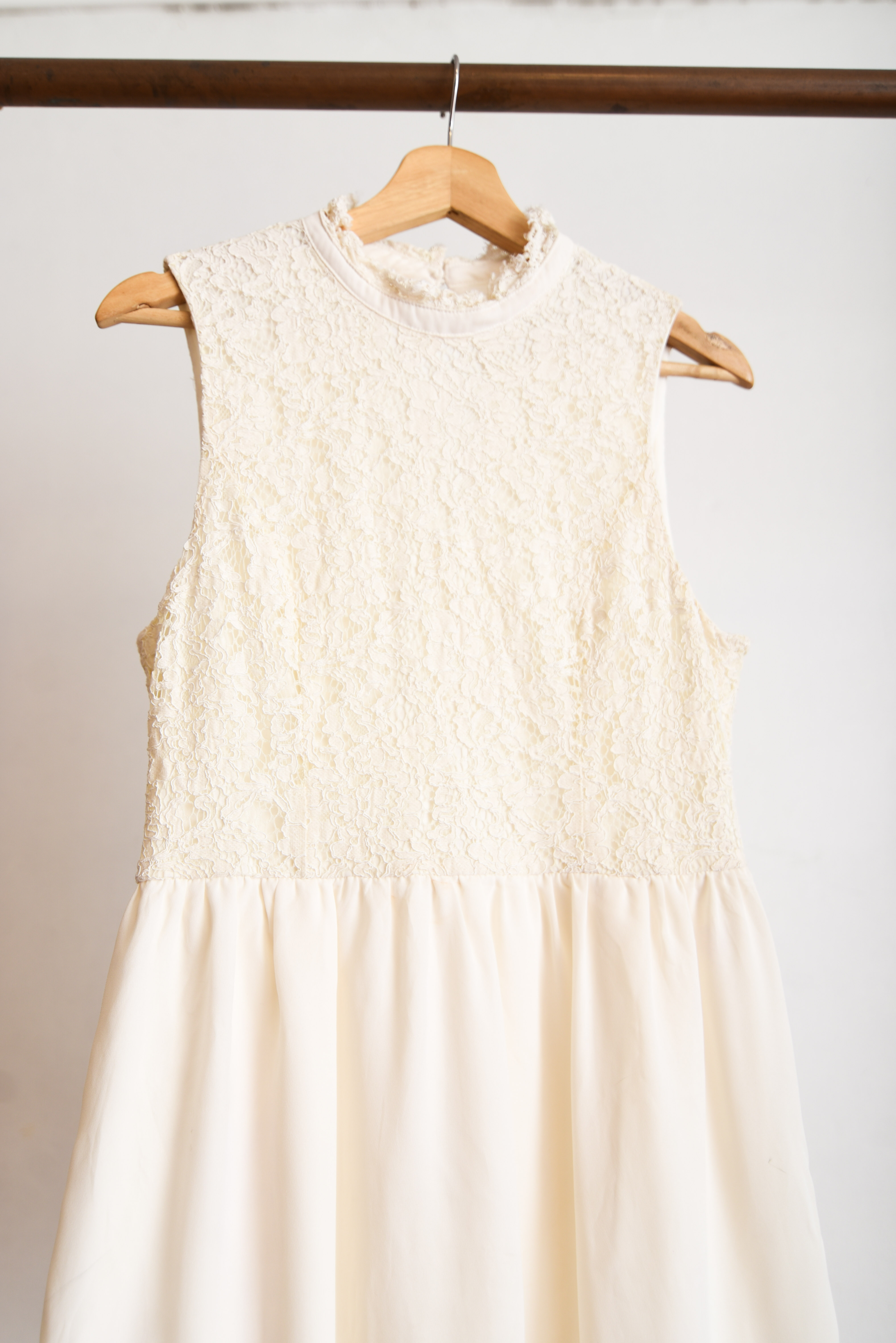 Vestido marfil encaje vaporoso
