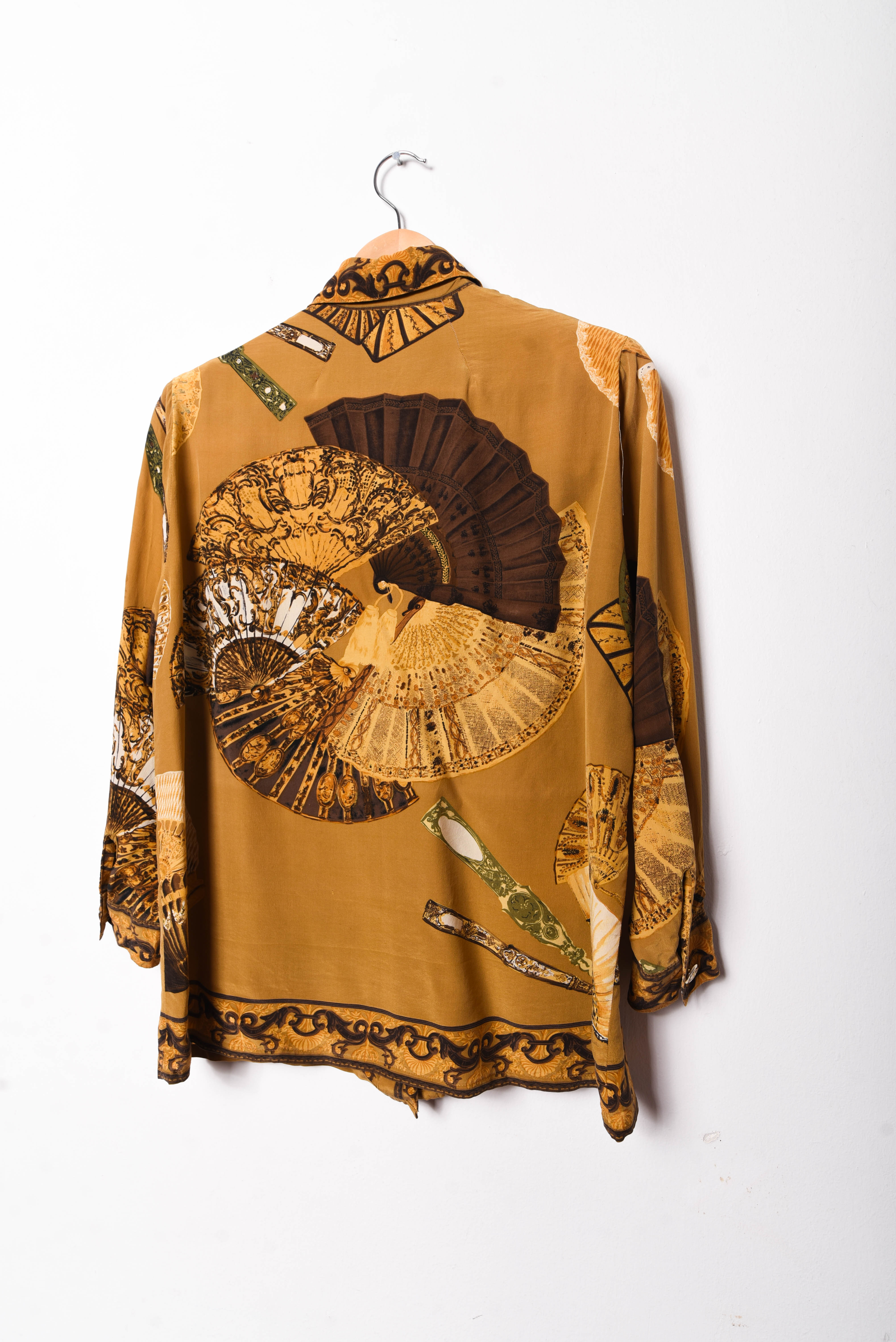 Blusa vintage silk abanicos