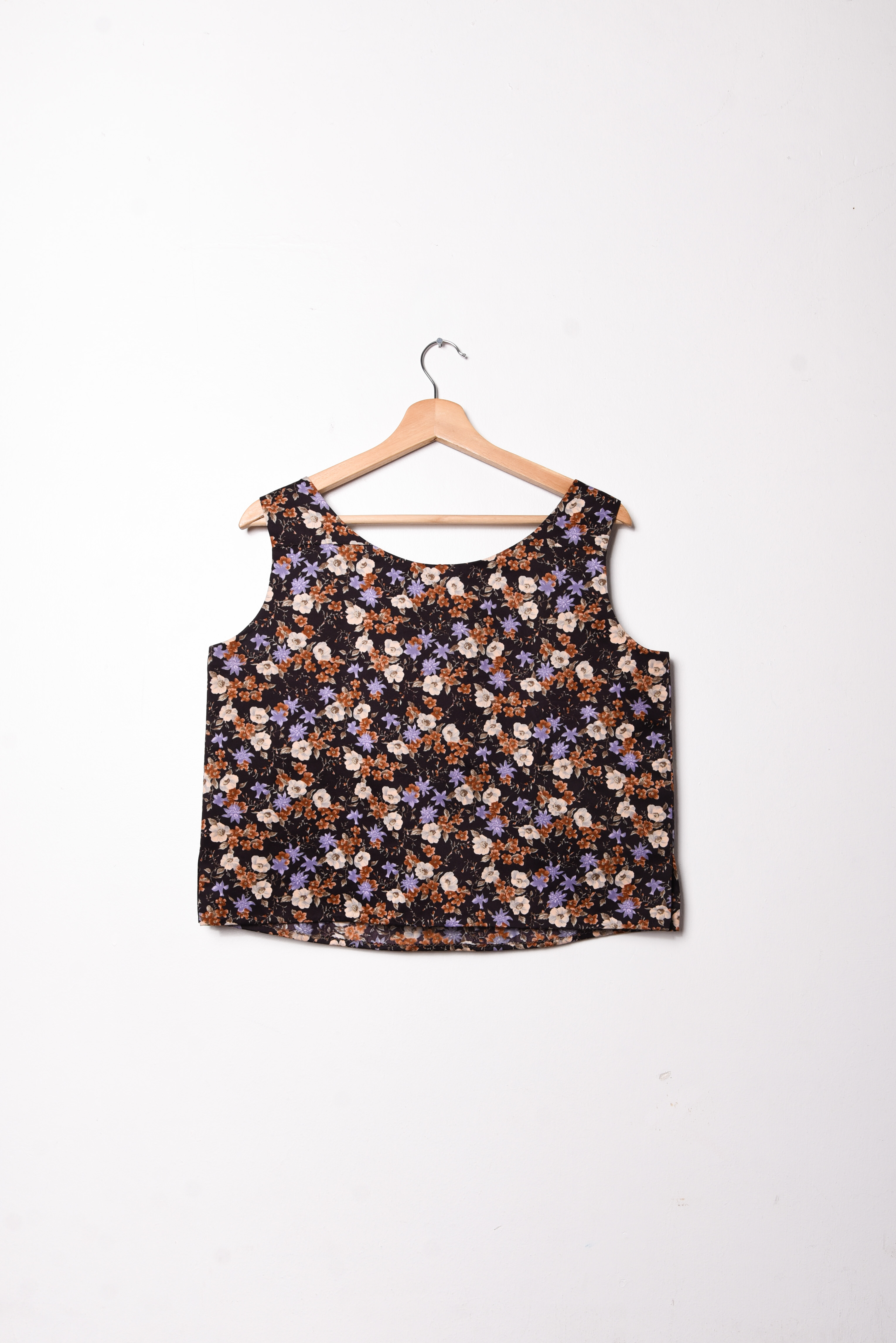 Top handmade vintage floral