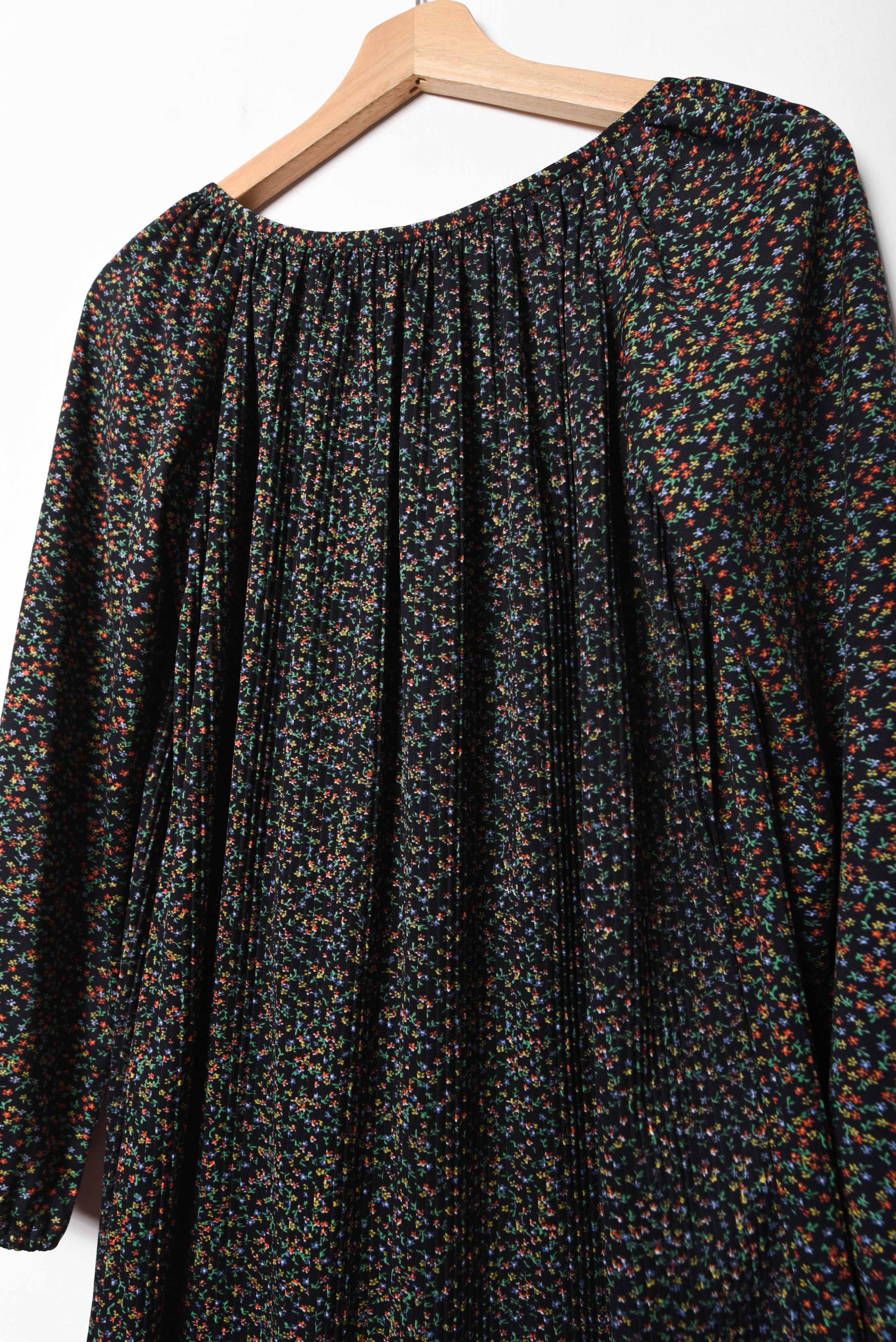 Blusa floral plisada 70s