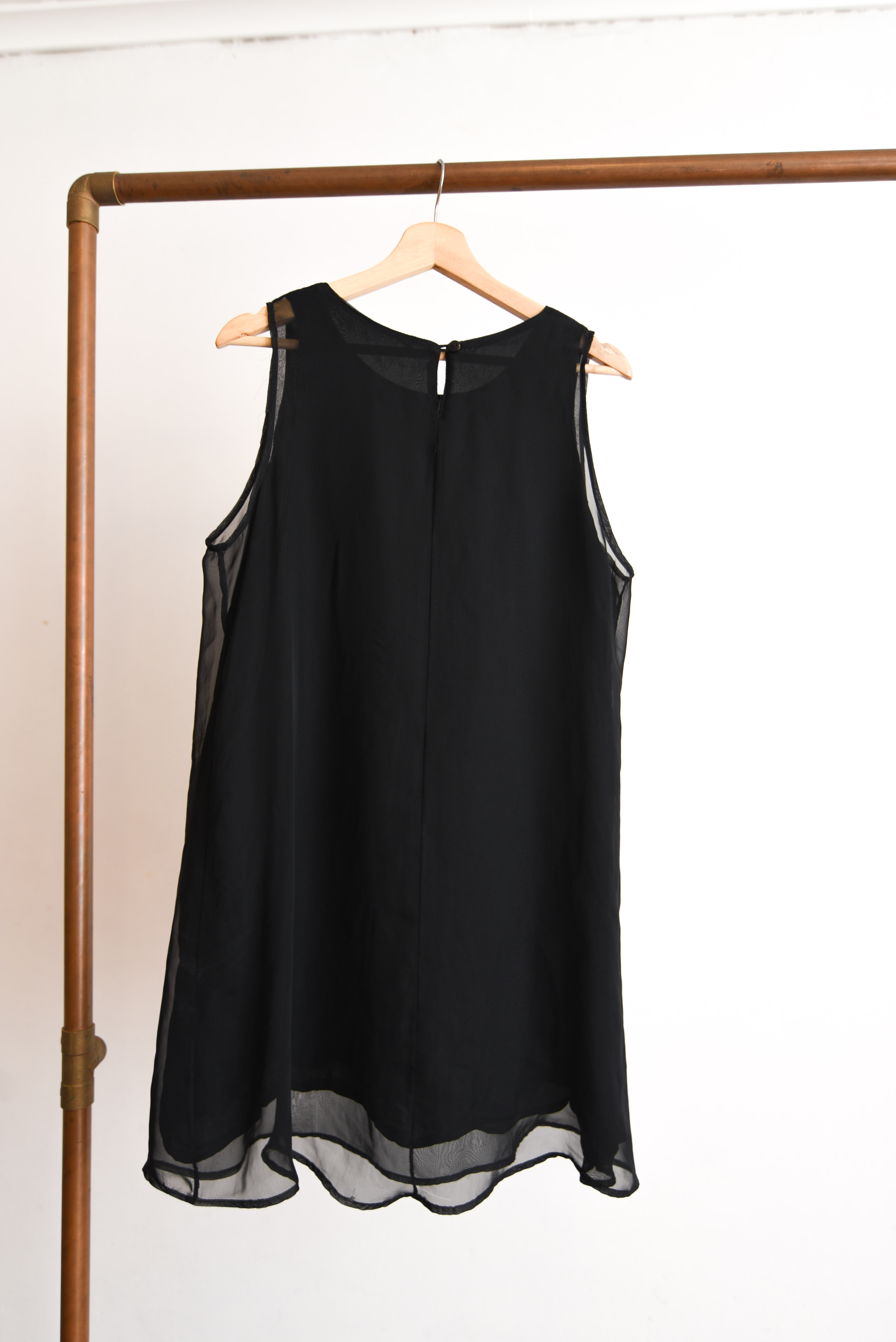 Vestido negro 90s vaporoso