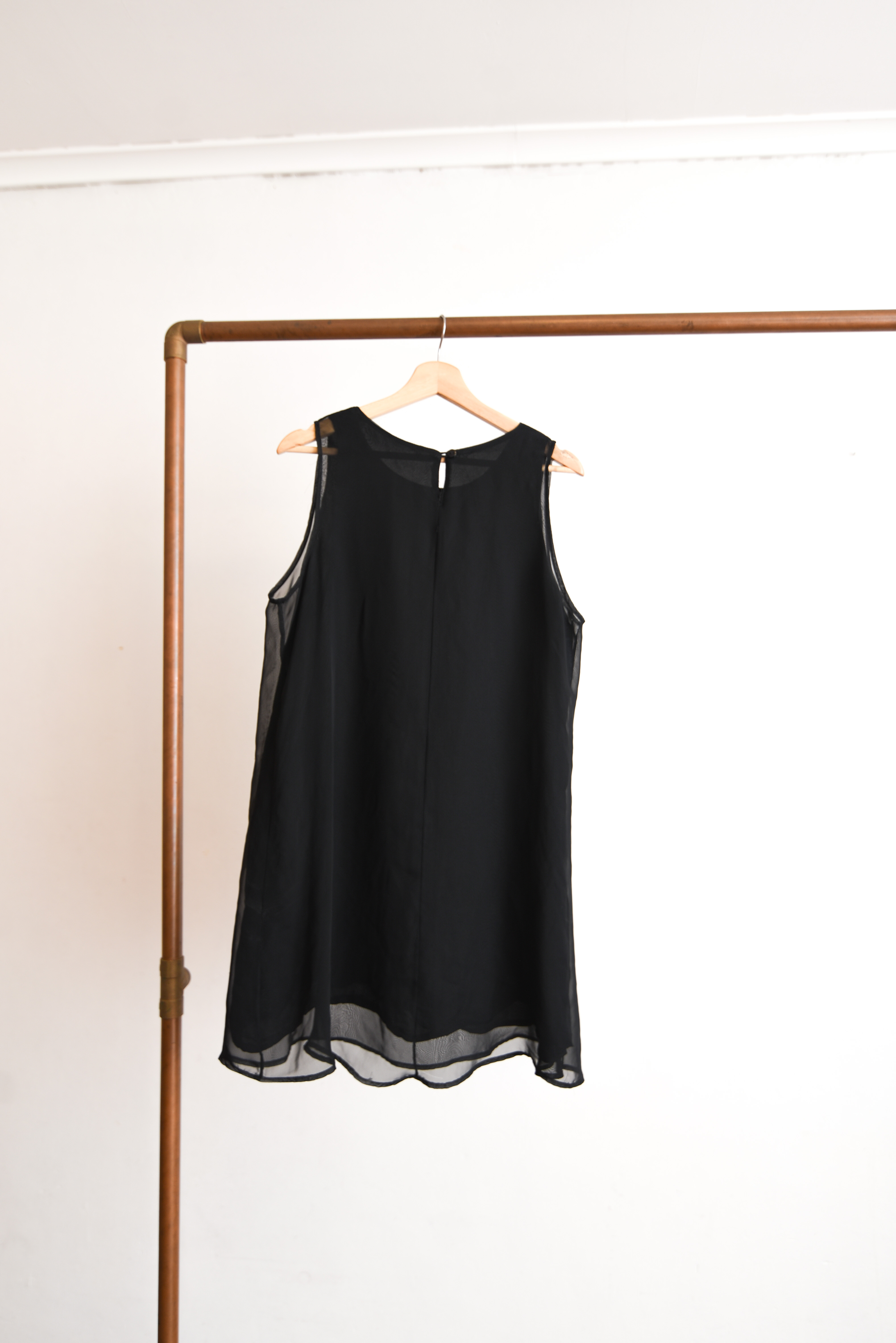 Vestido negro 90s vaporoso