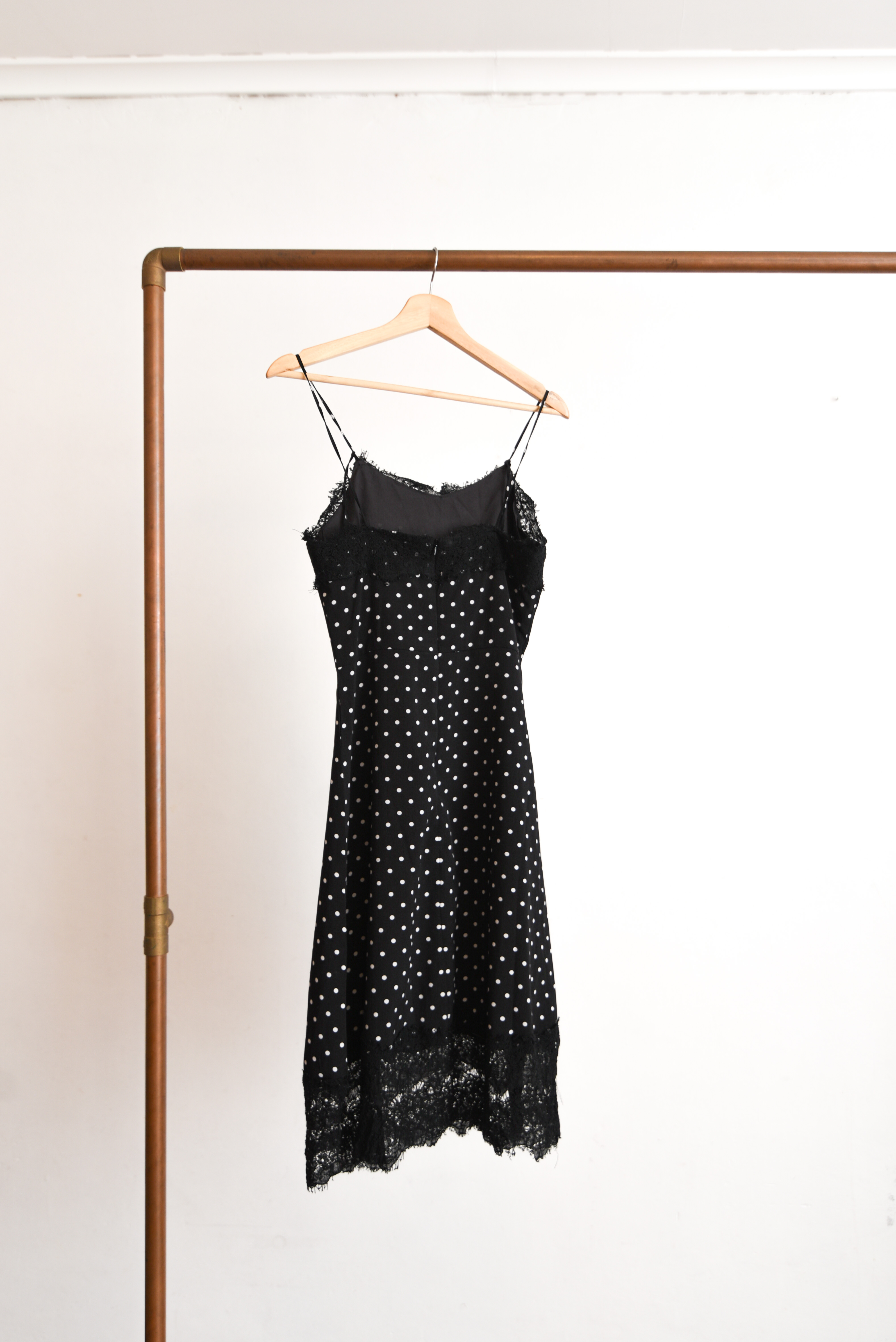 Vestido negro polka dots y encaje