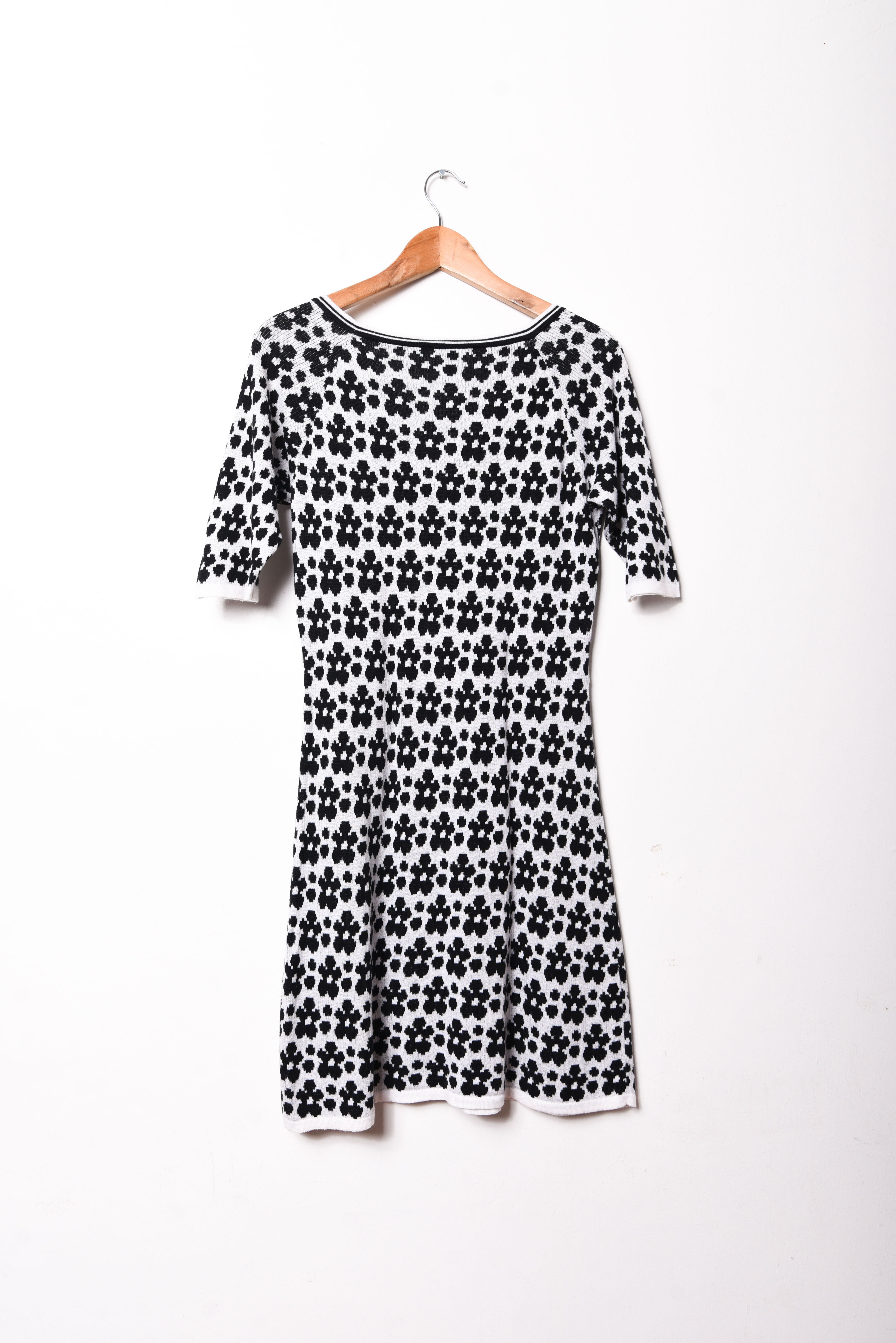 Vestido tejido floral b&w