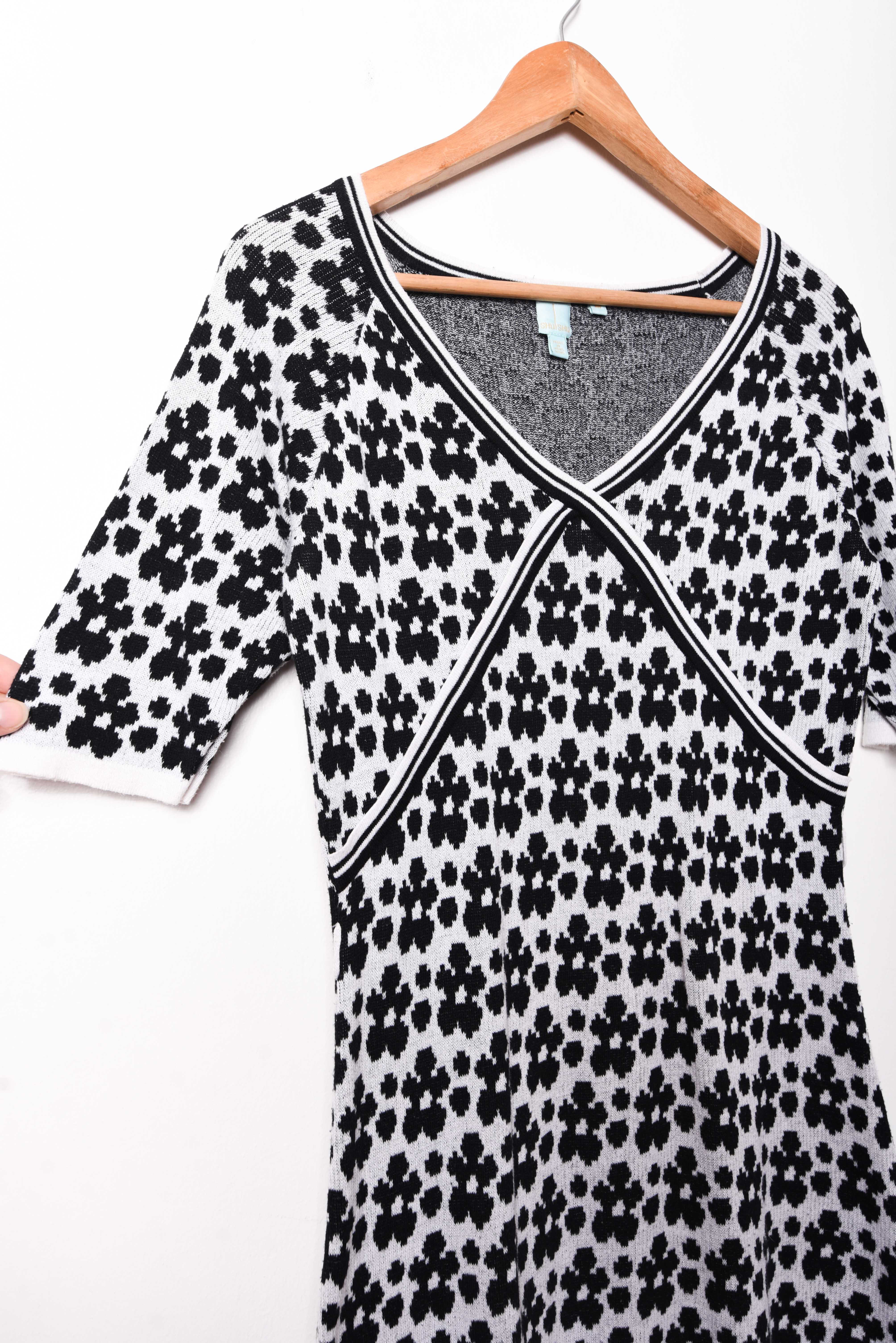 Vestido tejido floral b&w