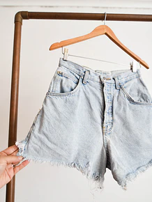 Short denim tiro alto