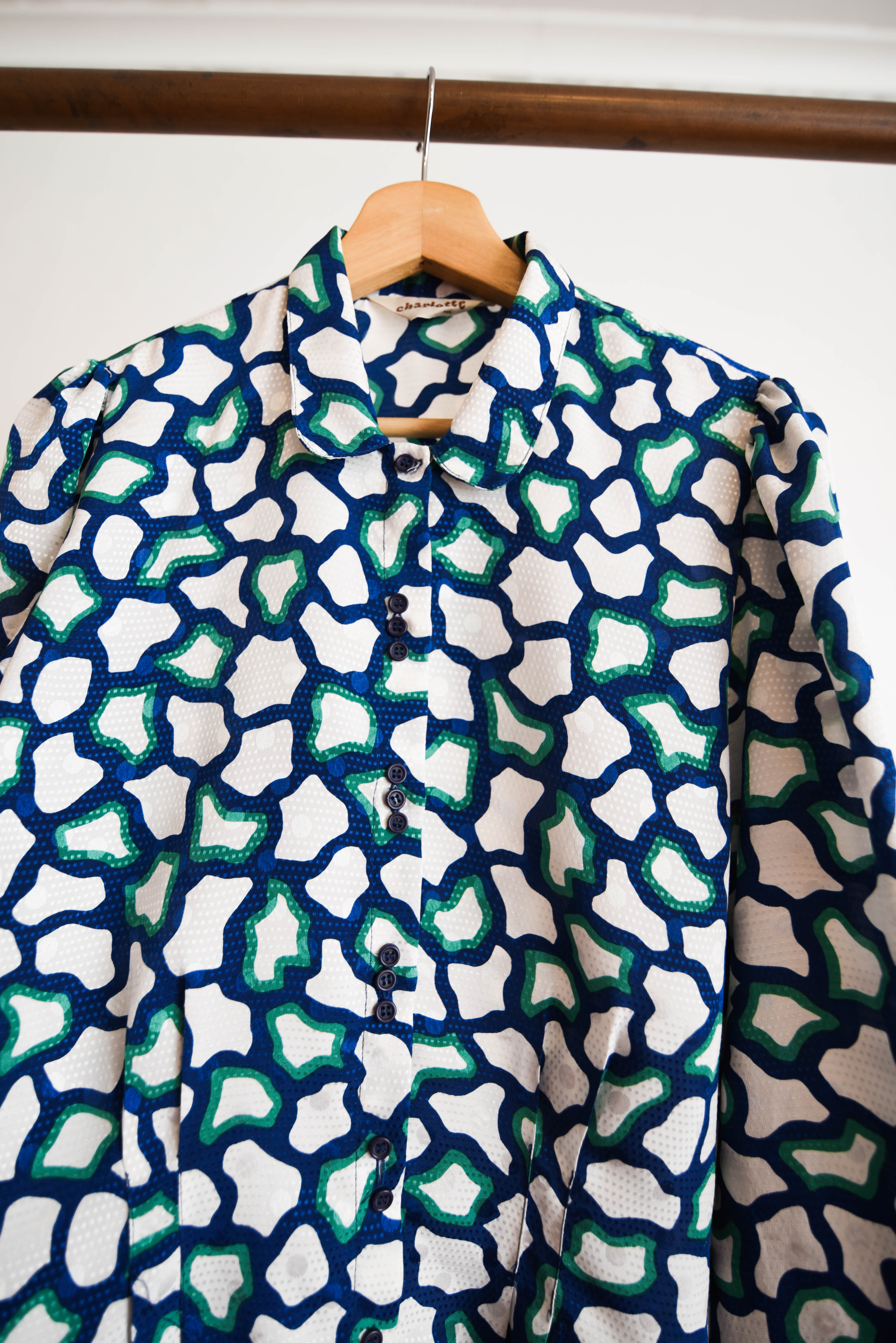Blusa azul y verde satinada vintage