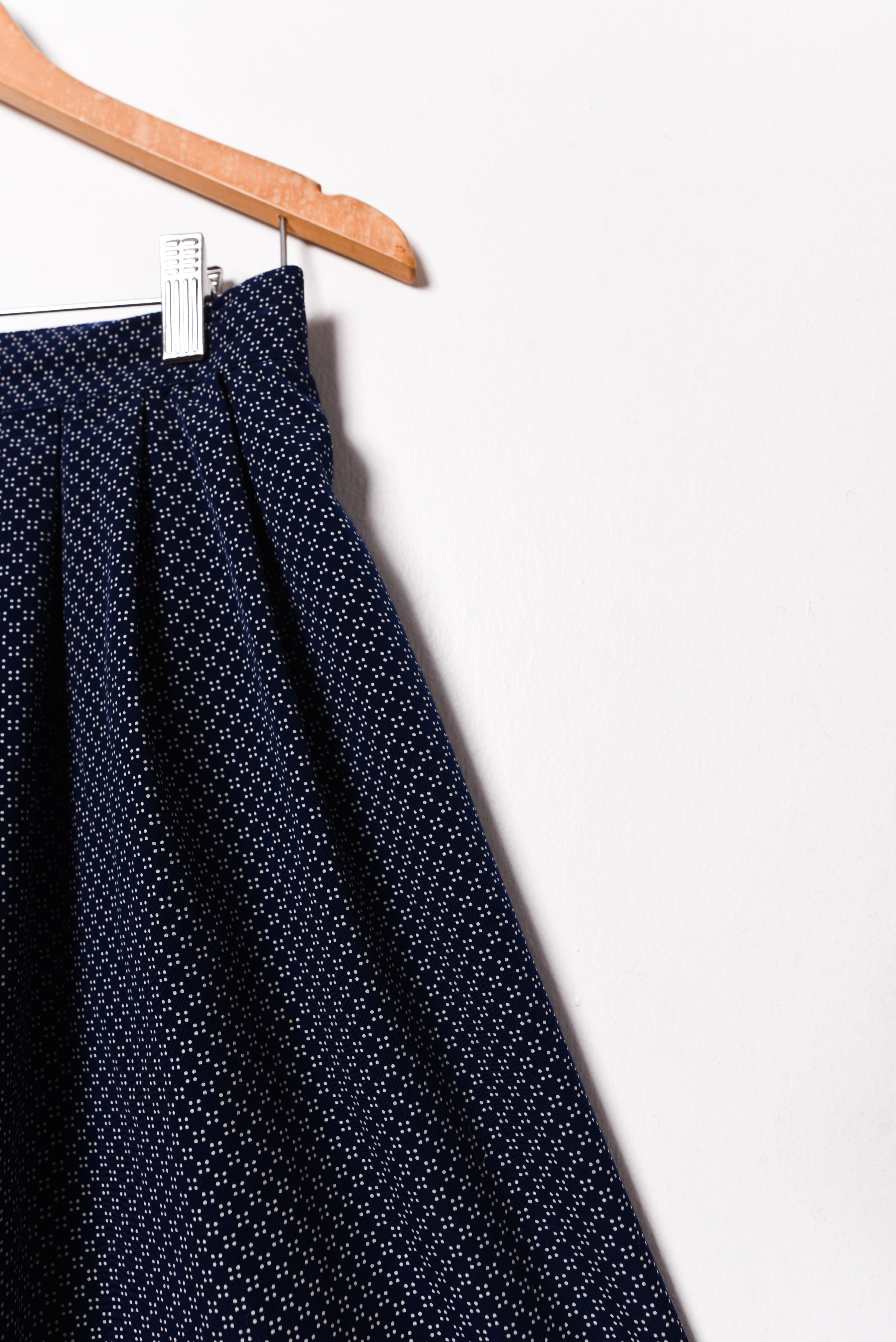 Maxi falda azul navy dots