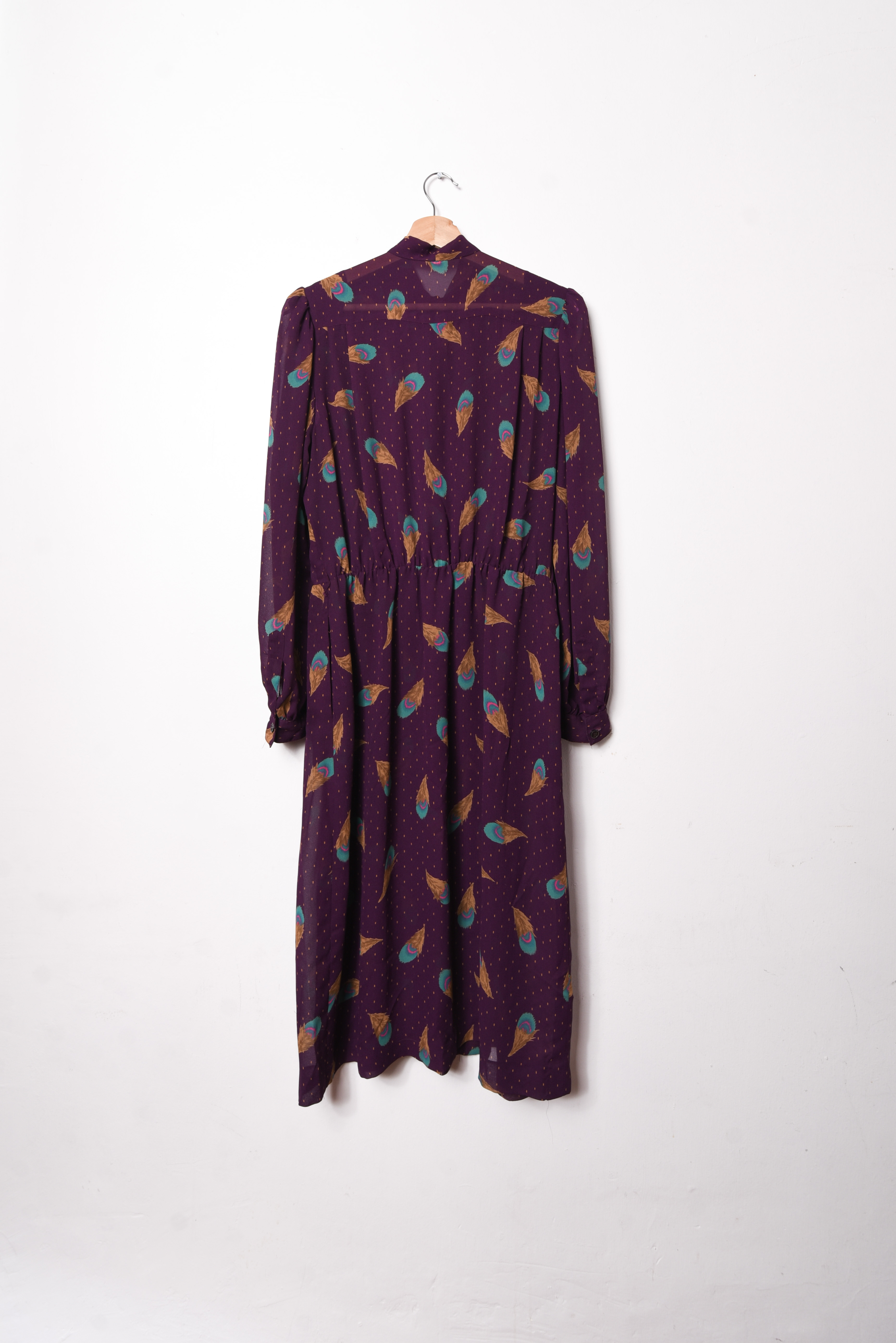 Vestido vintage morado plumas