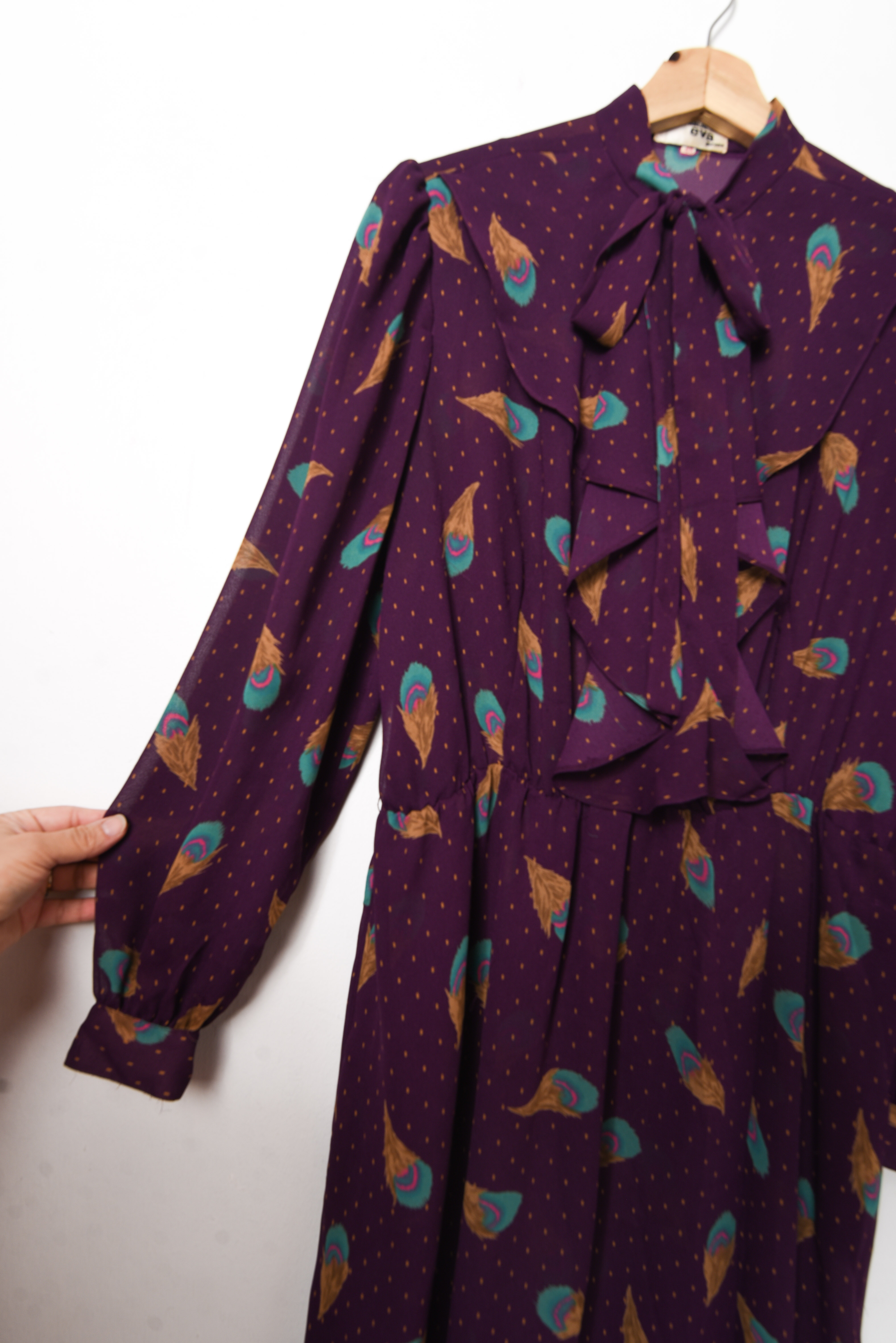 Vestido vintage morado plumas
