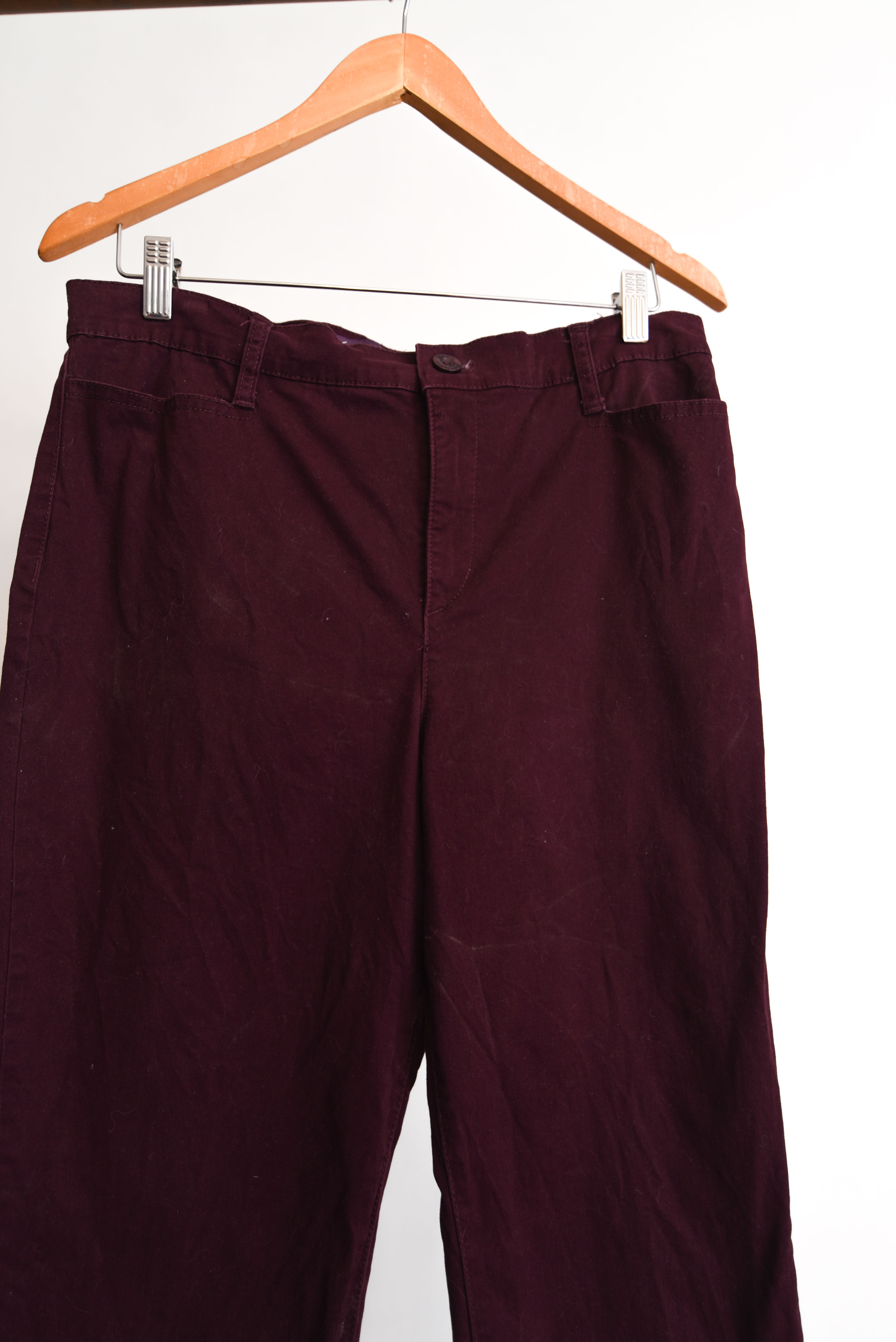 Pantalón burdeo Gloria Vanderbilt