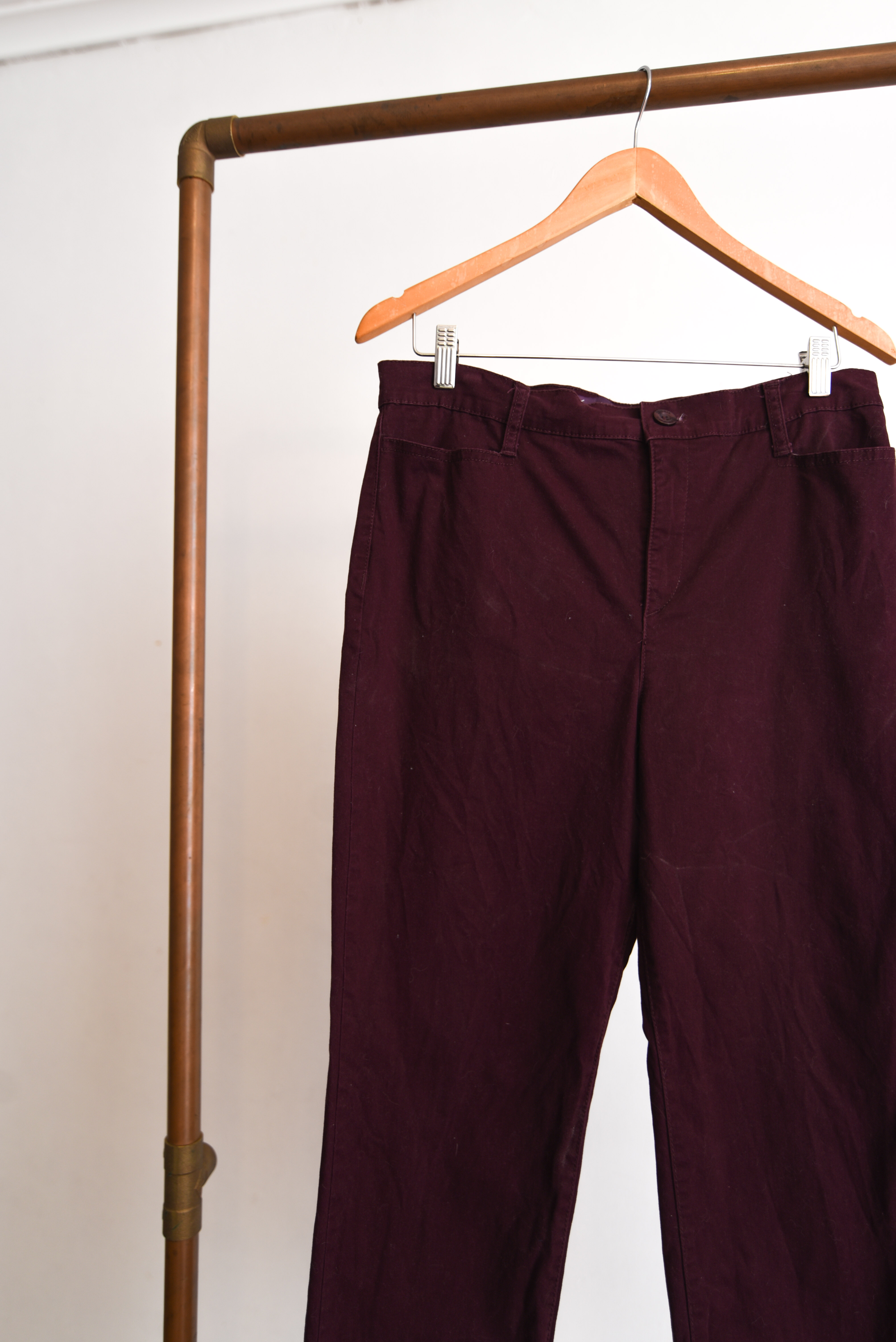 Pantalón burdeo Gloria Vanderbilt