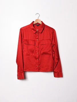 Blusa roja pata de gallo satín
