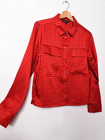 Blusa roja pata de gallo satín