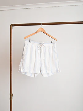 Short celeste franjas lino
