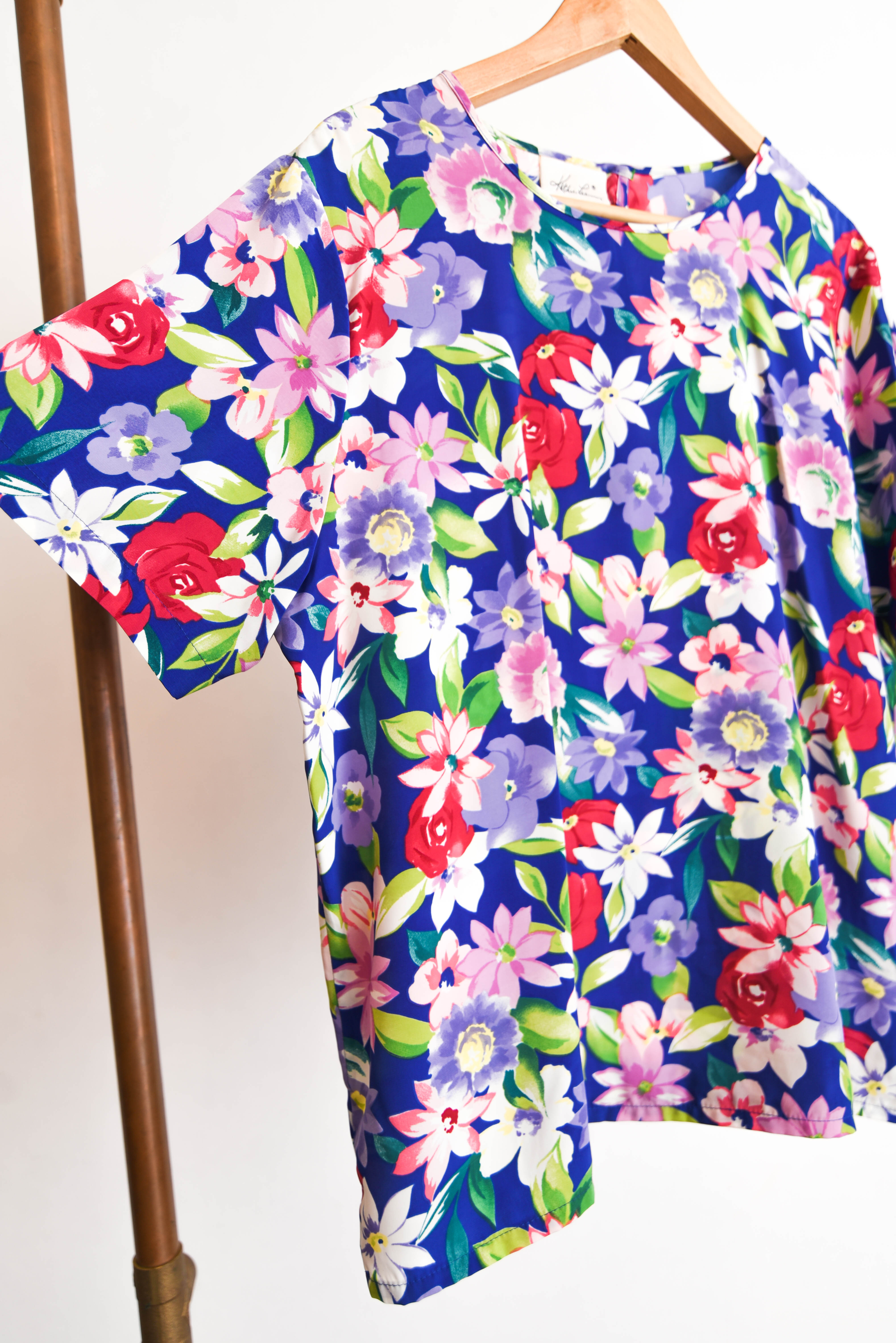 Blusa azulina floral vintage