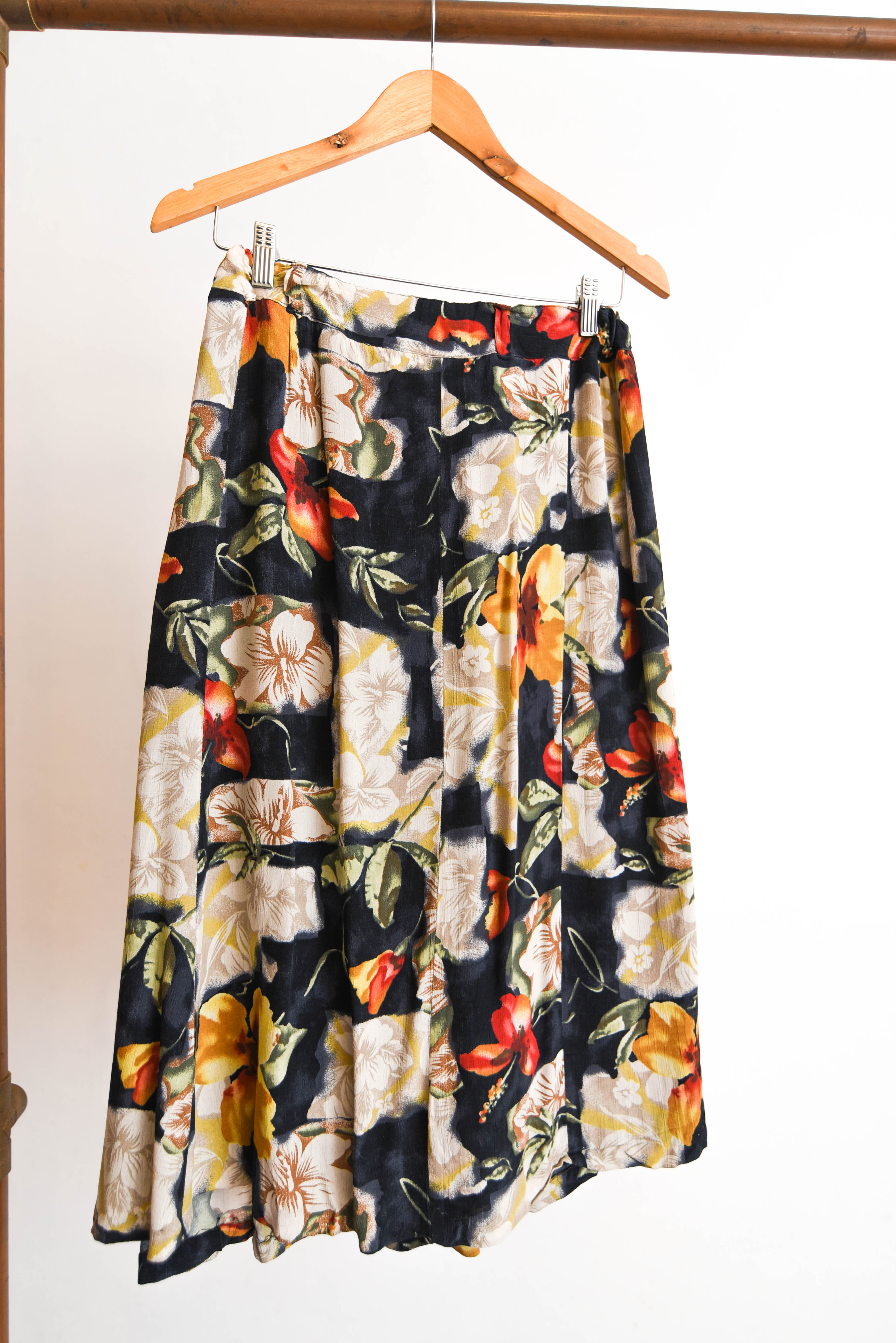 Falda midi floral navy
