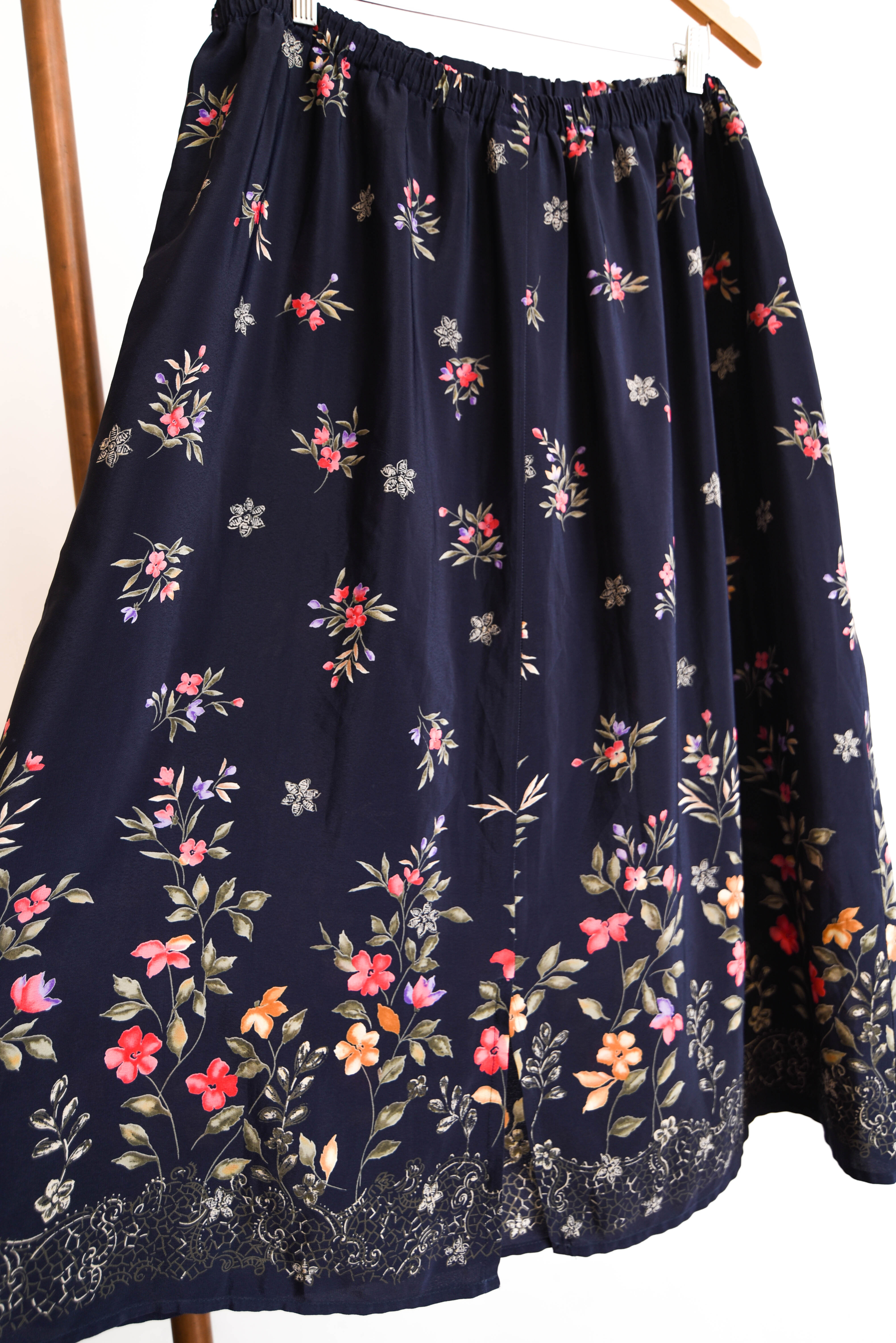 Maxi falda azul navy floral plus size