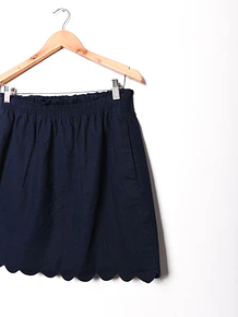 Falda azul marino lino ondas