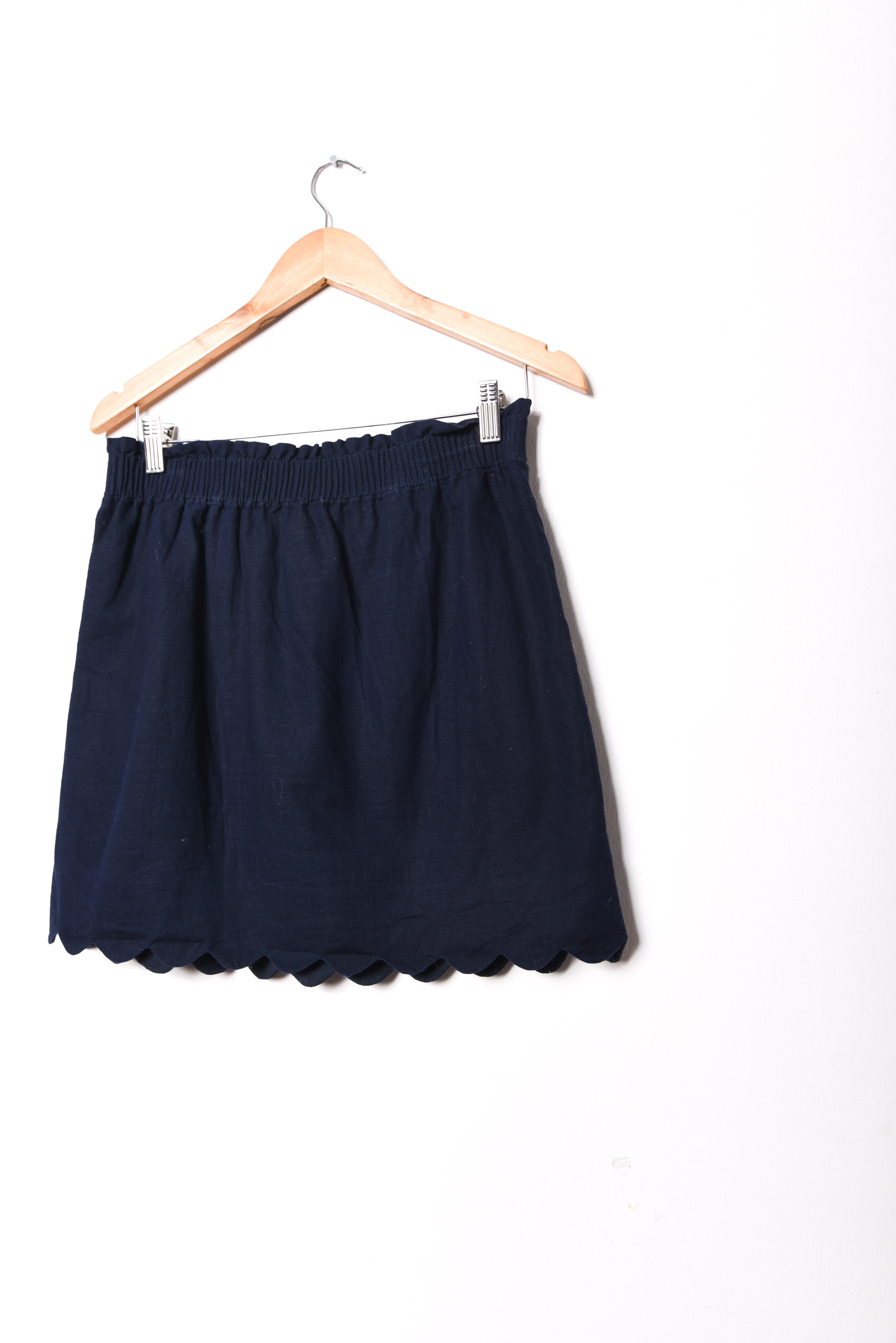 Falda azul marino lino ondas