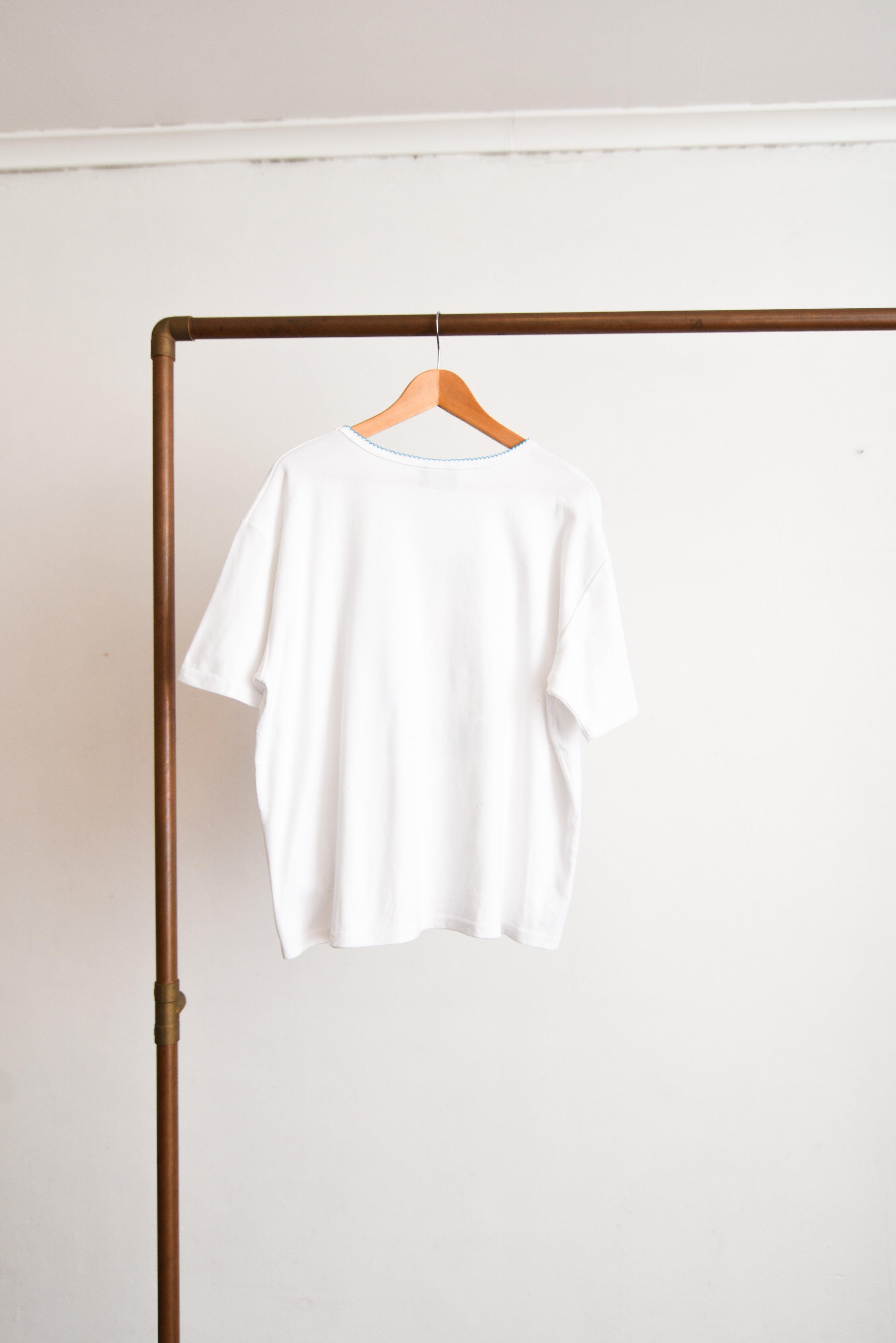 Polera blanca vintage gingham floral
