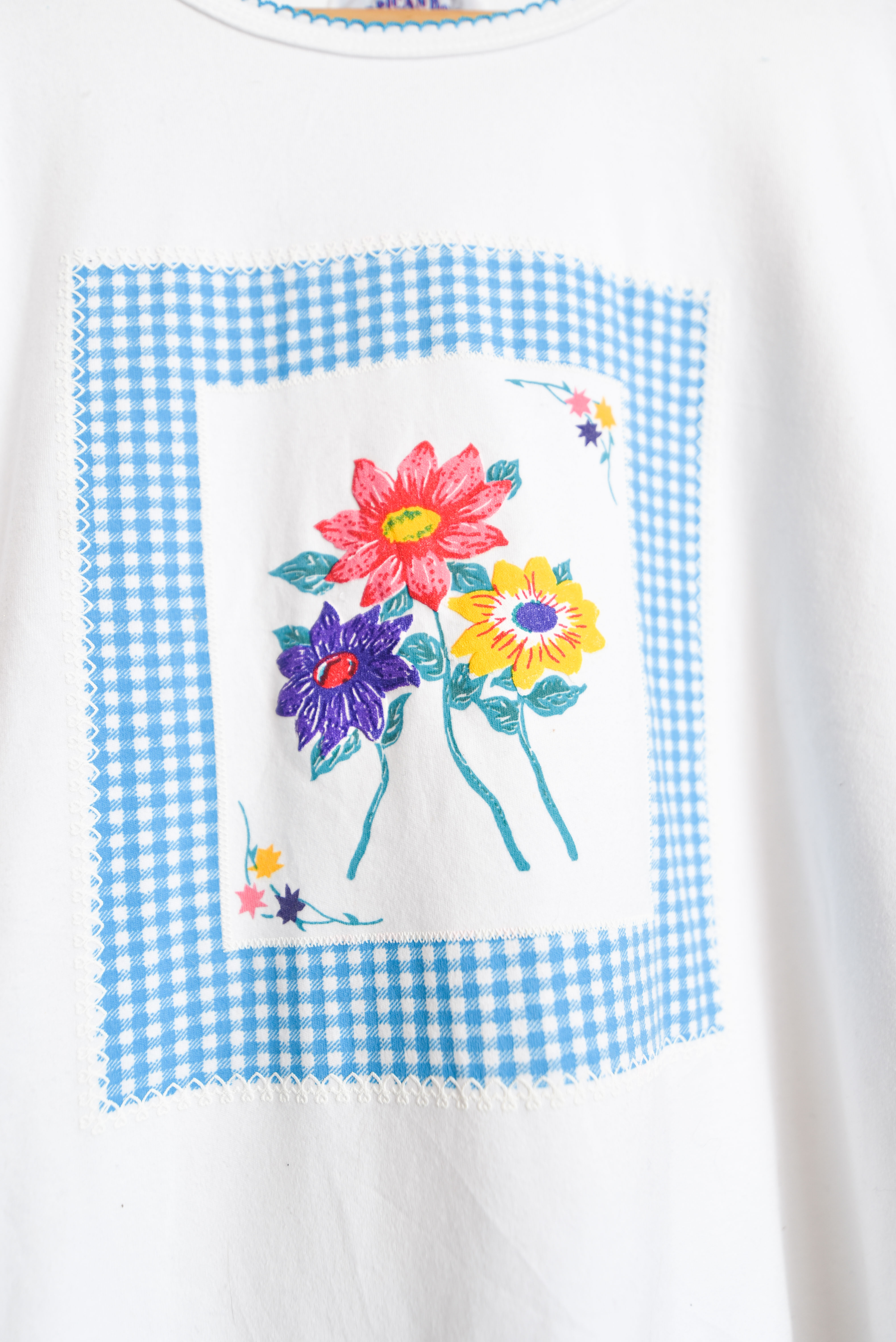 Polera blanca vintage gingham floral