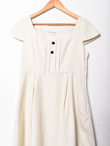 Vestido marfil botones 