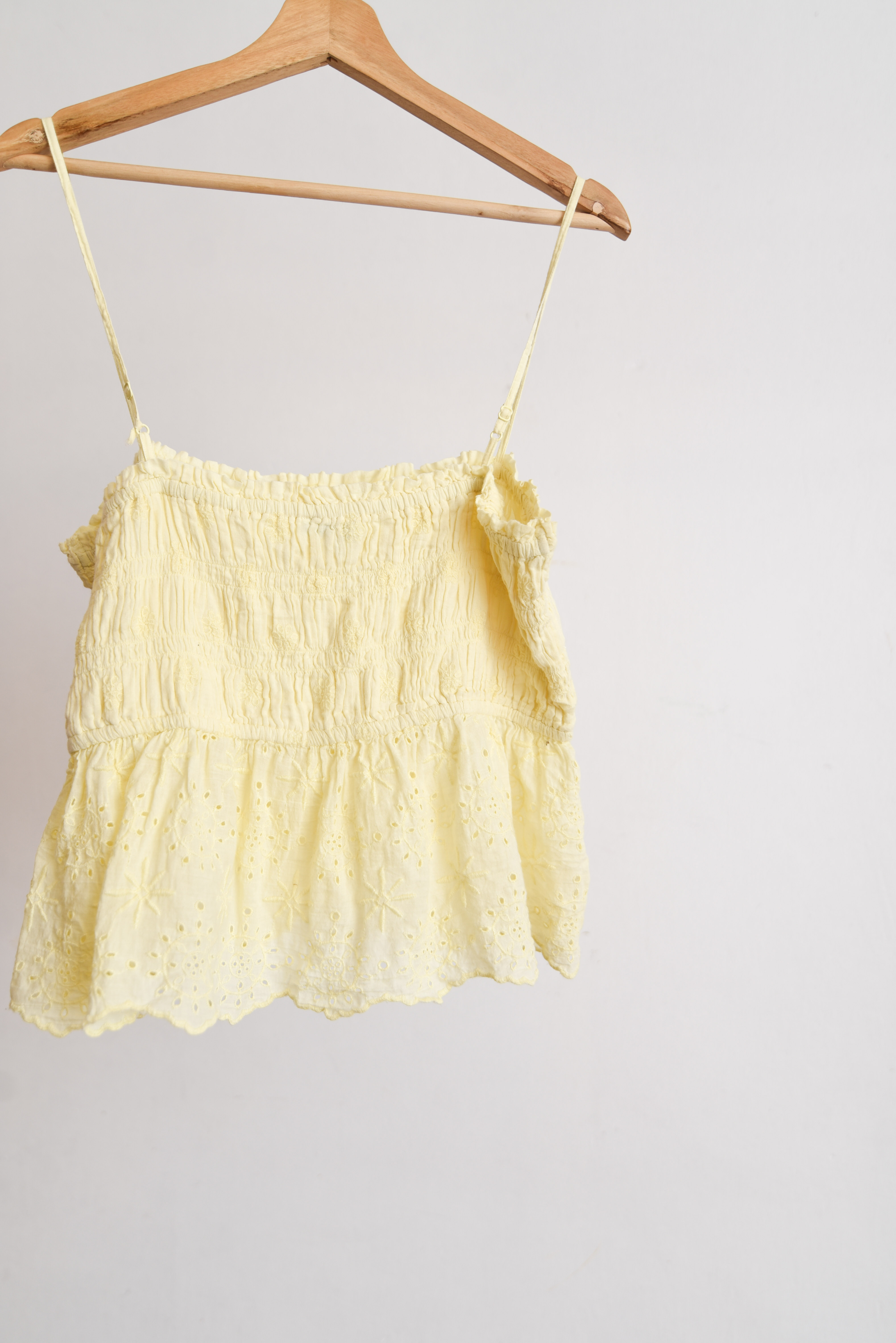 Top amarillo lima eyelet
