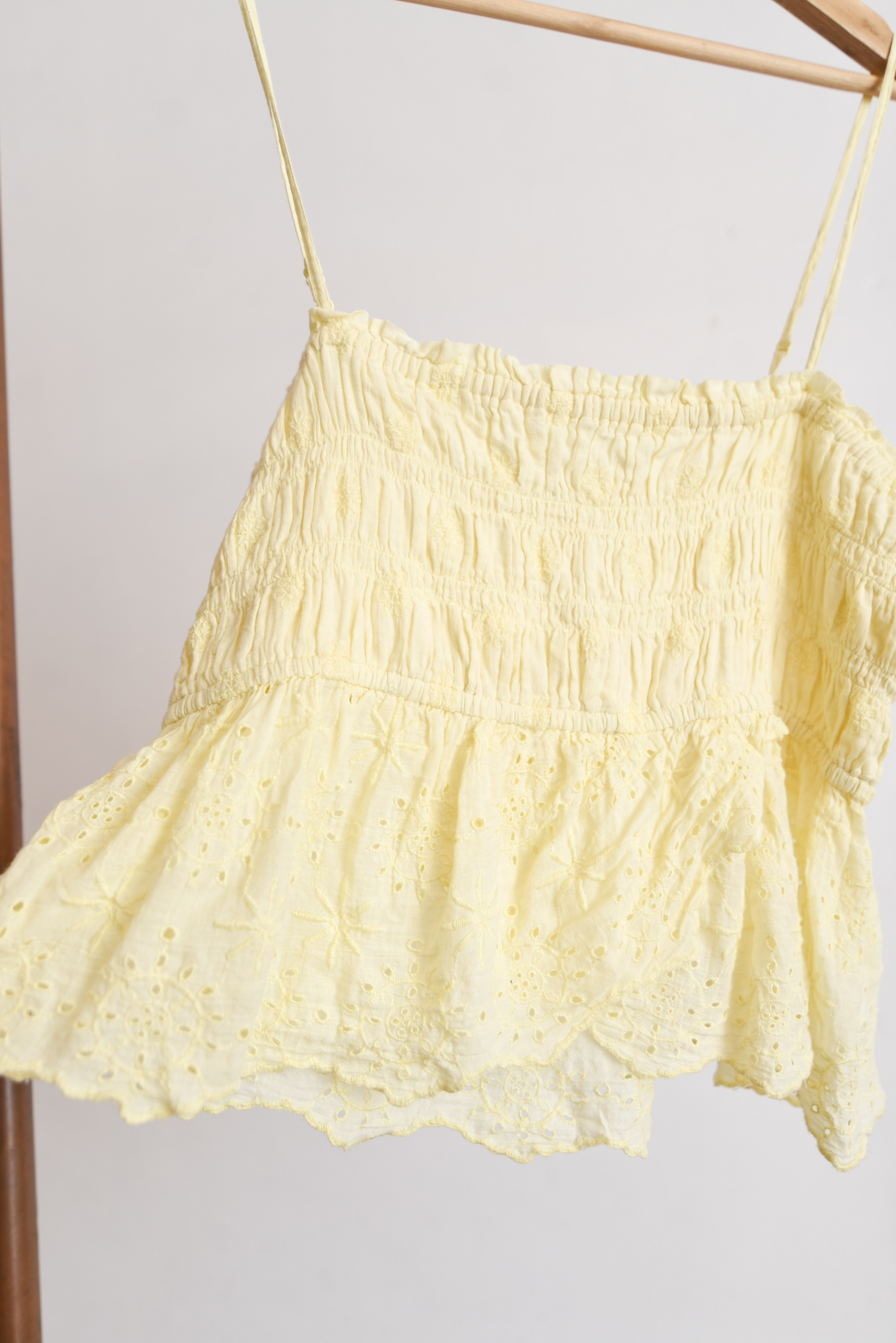 Top amarillo lima eyelet