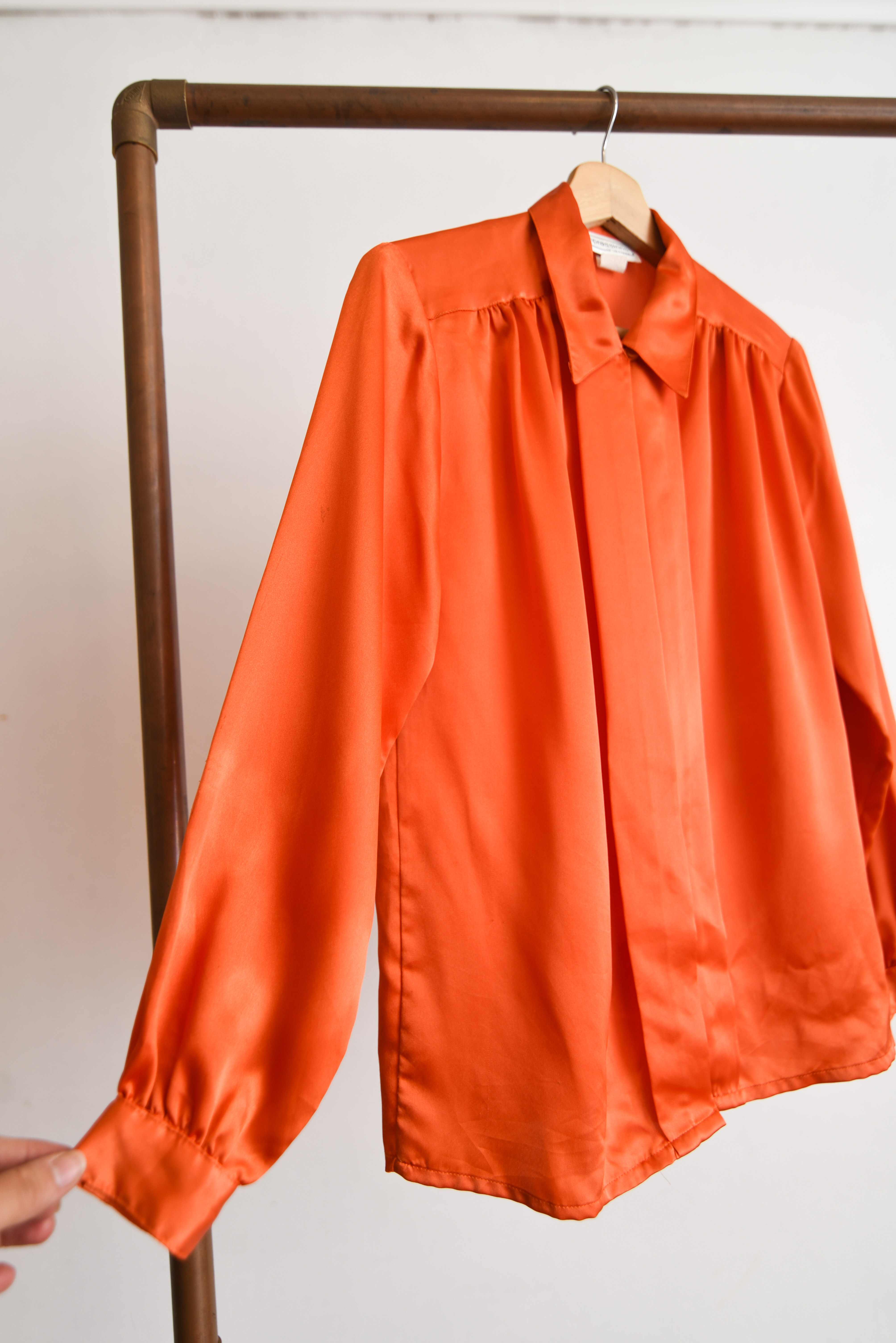 Blusa vintage naranjo satín