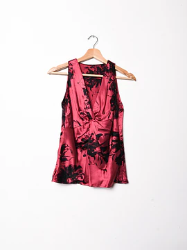 Top seda rojo floral cruzado