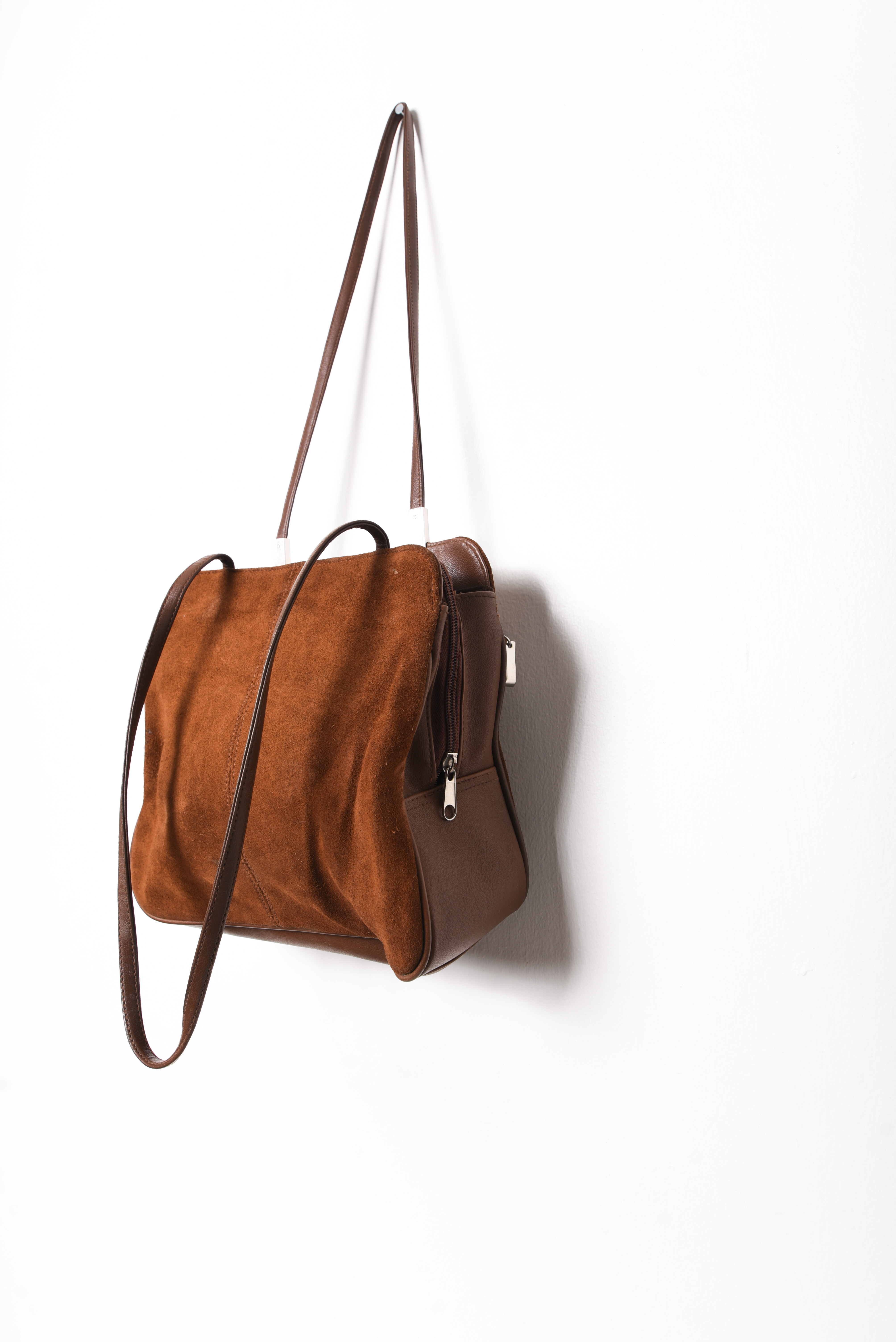 Cartera café gamuza 90s
