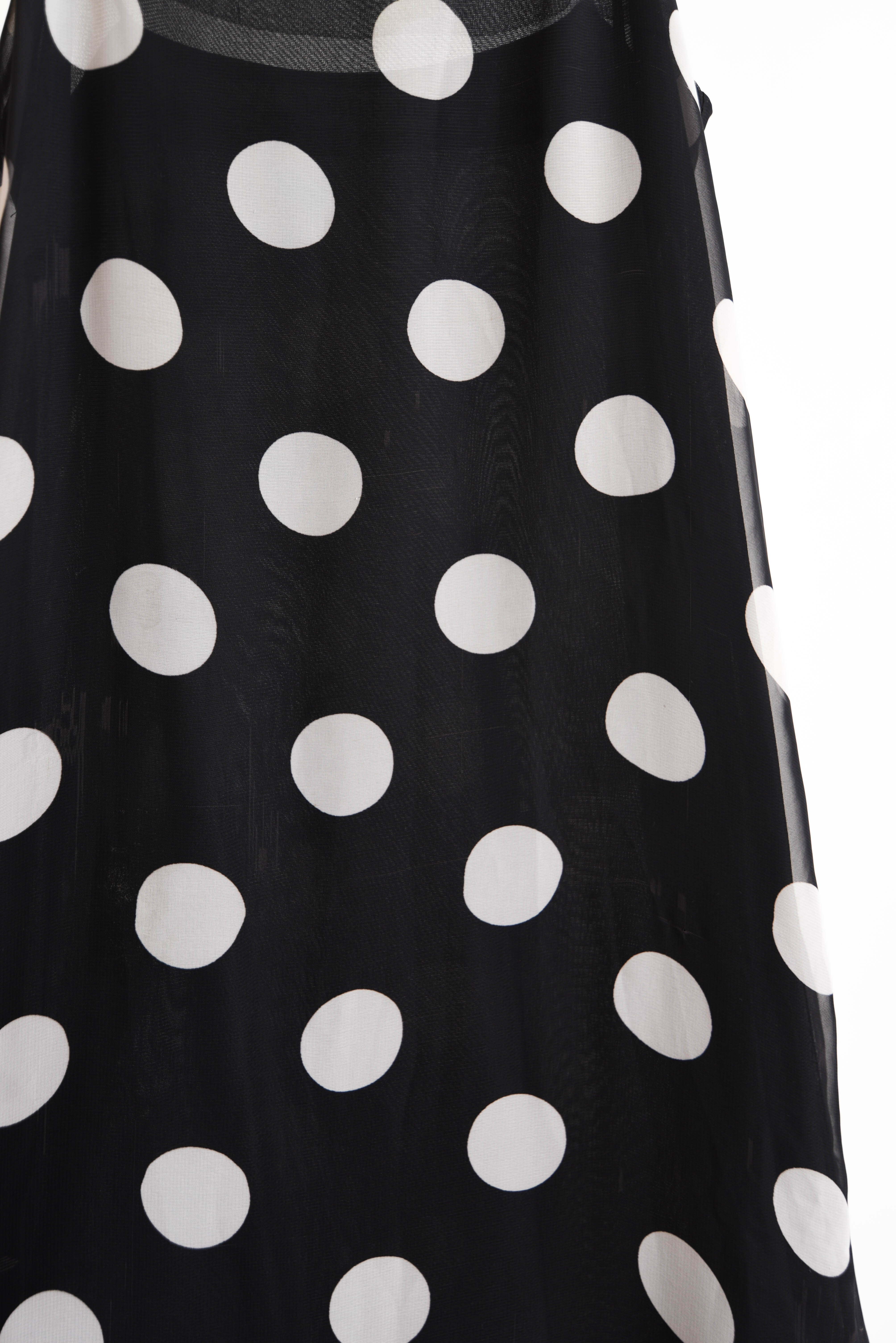 Vestido vaporoso lunares