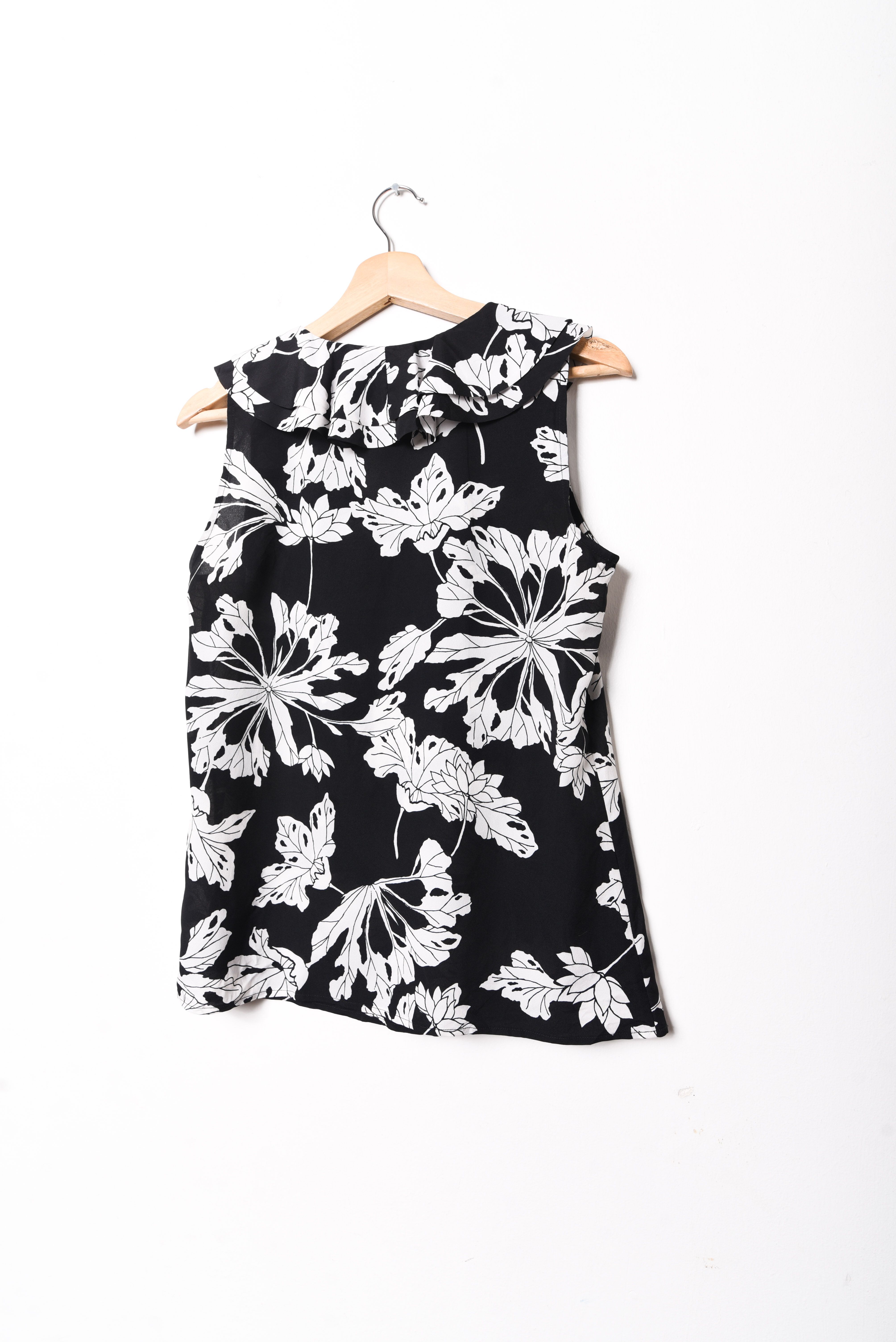Blusa b&w floral