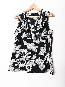 Blusa b&w floral