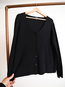 Cardigan basic black botones