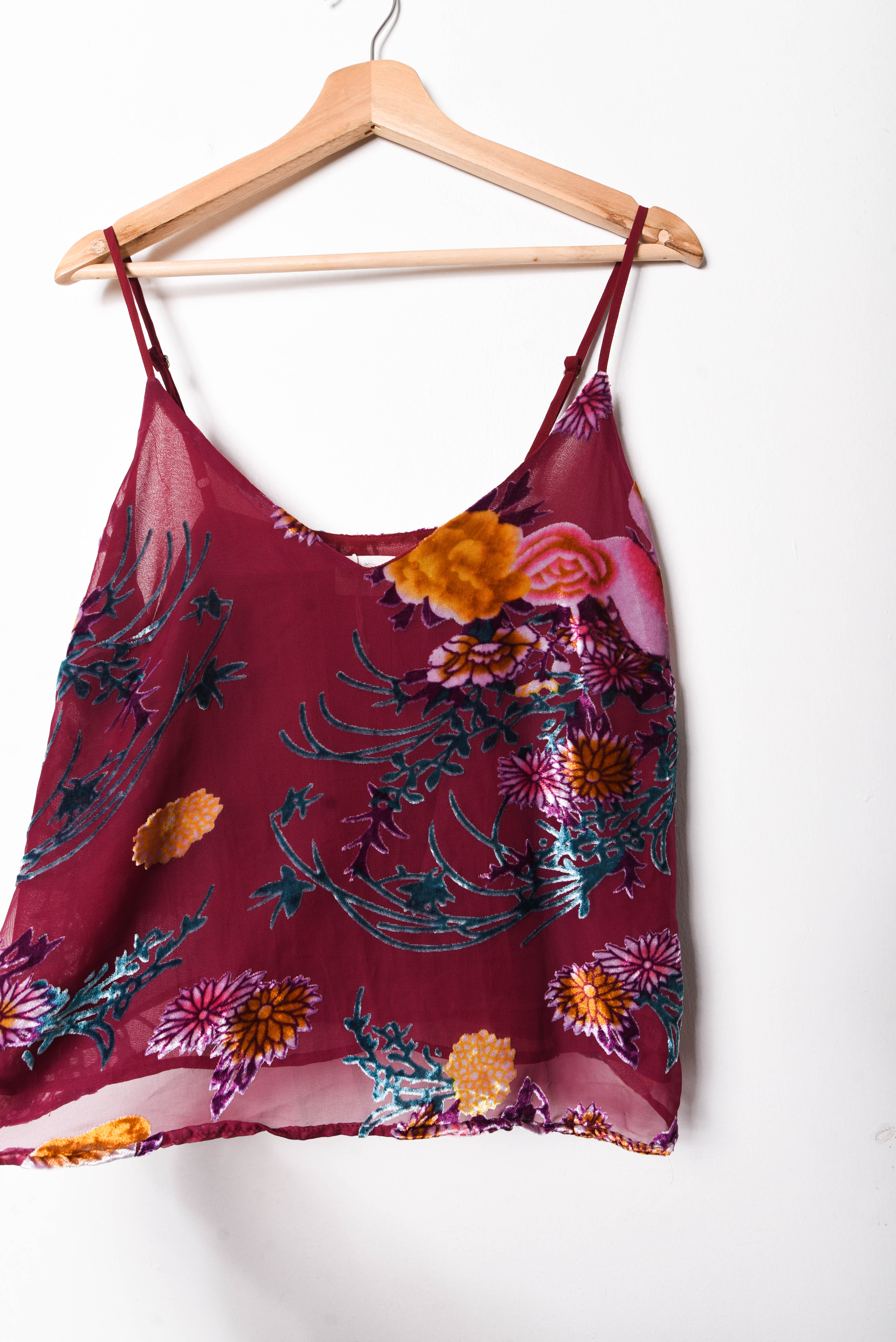 Top vaporoso burdeo velvet
