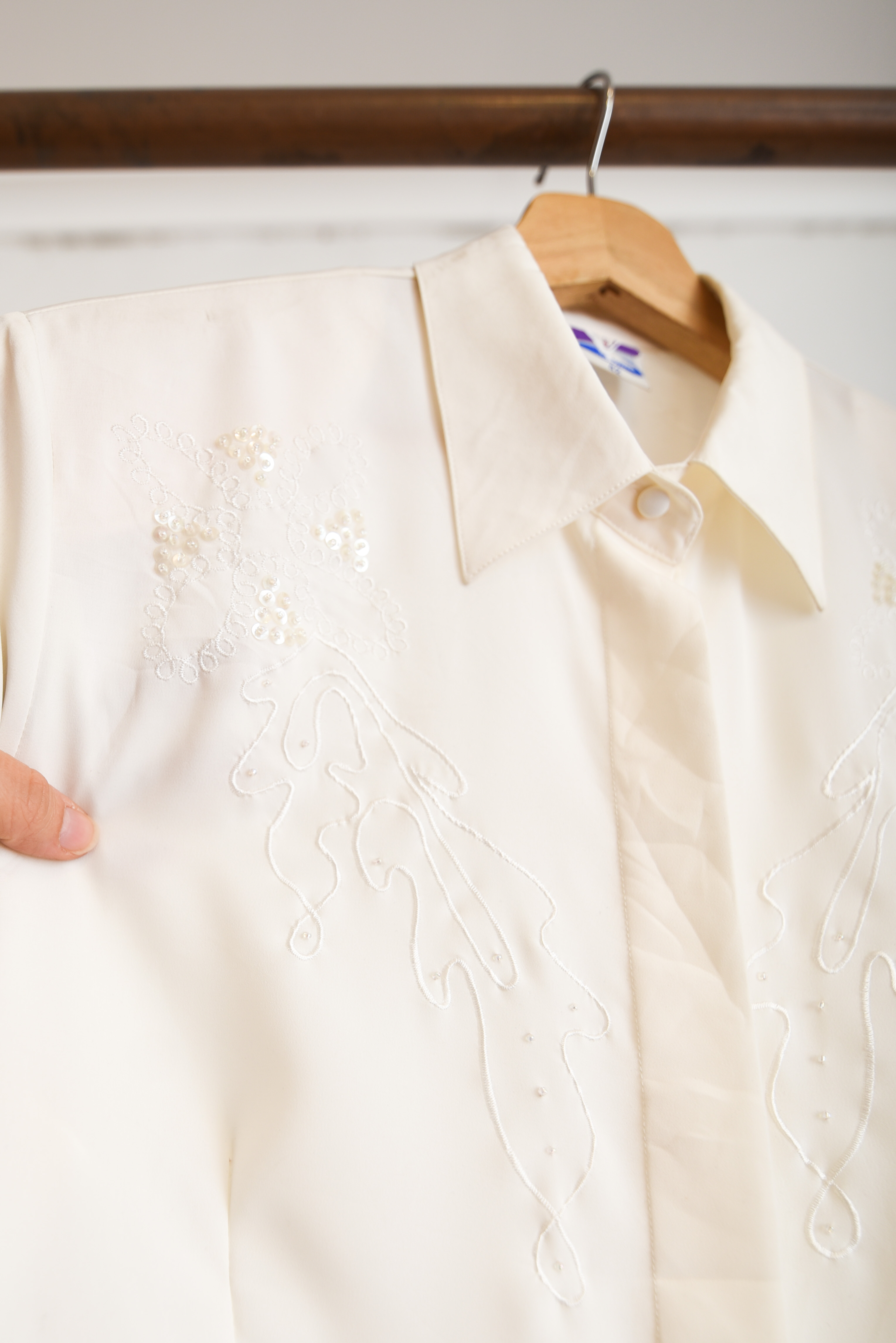 Blusa marfil vintage reworked bordada