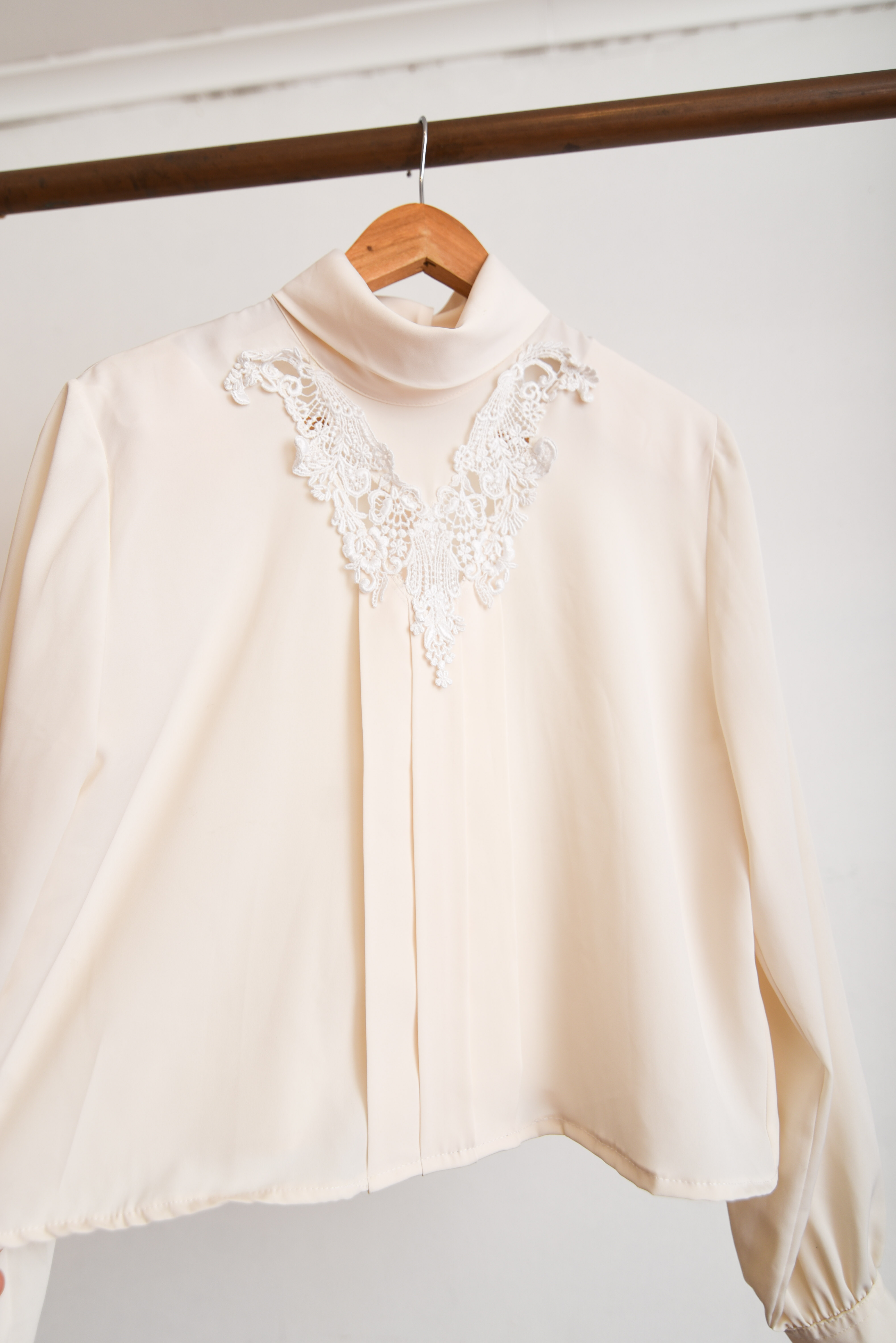 Blusa marfil plisada broderie vintage