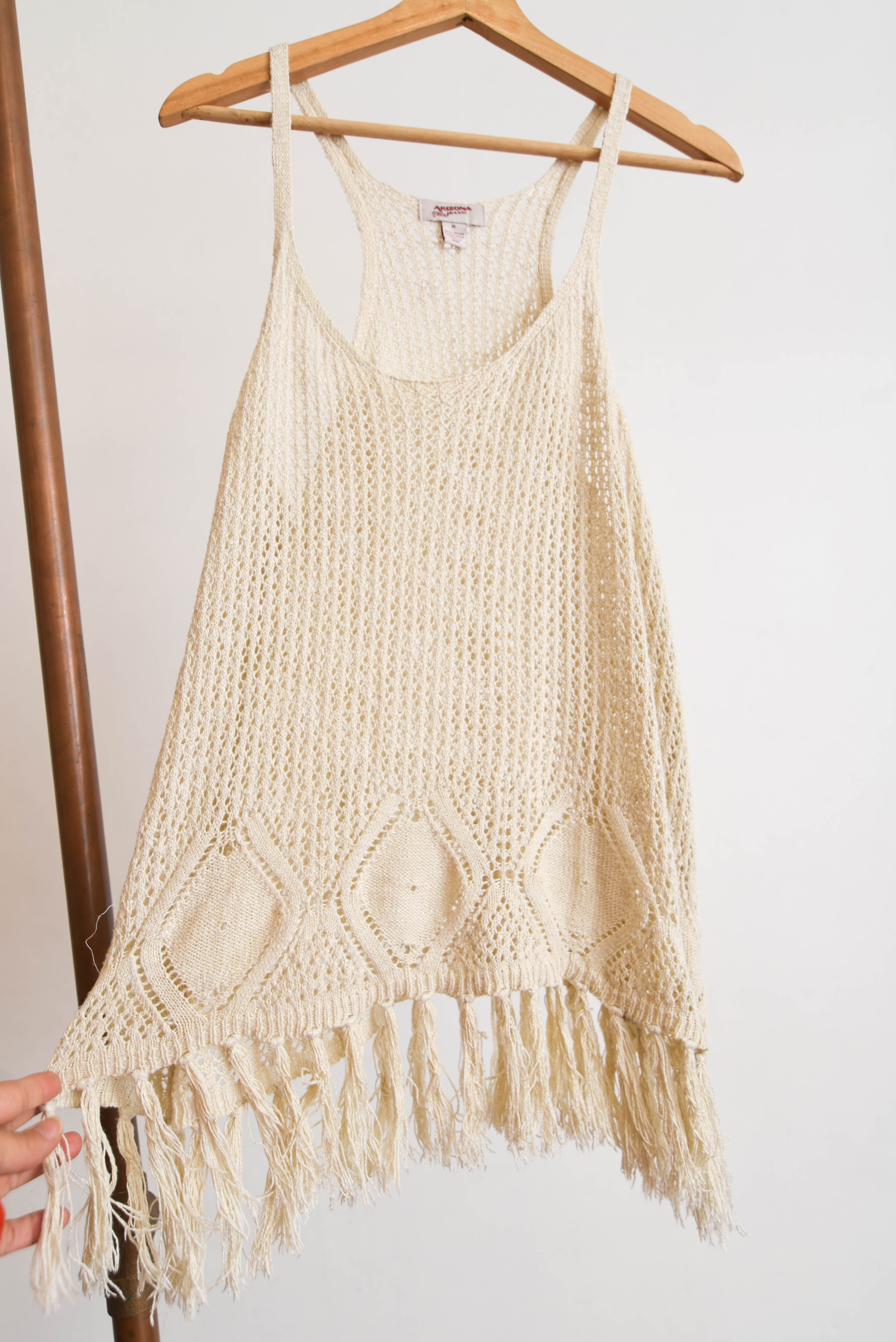 Top tejido beige flecos