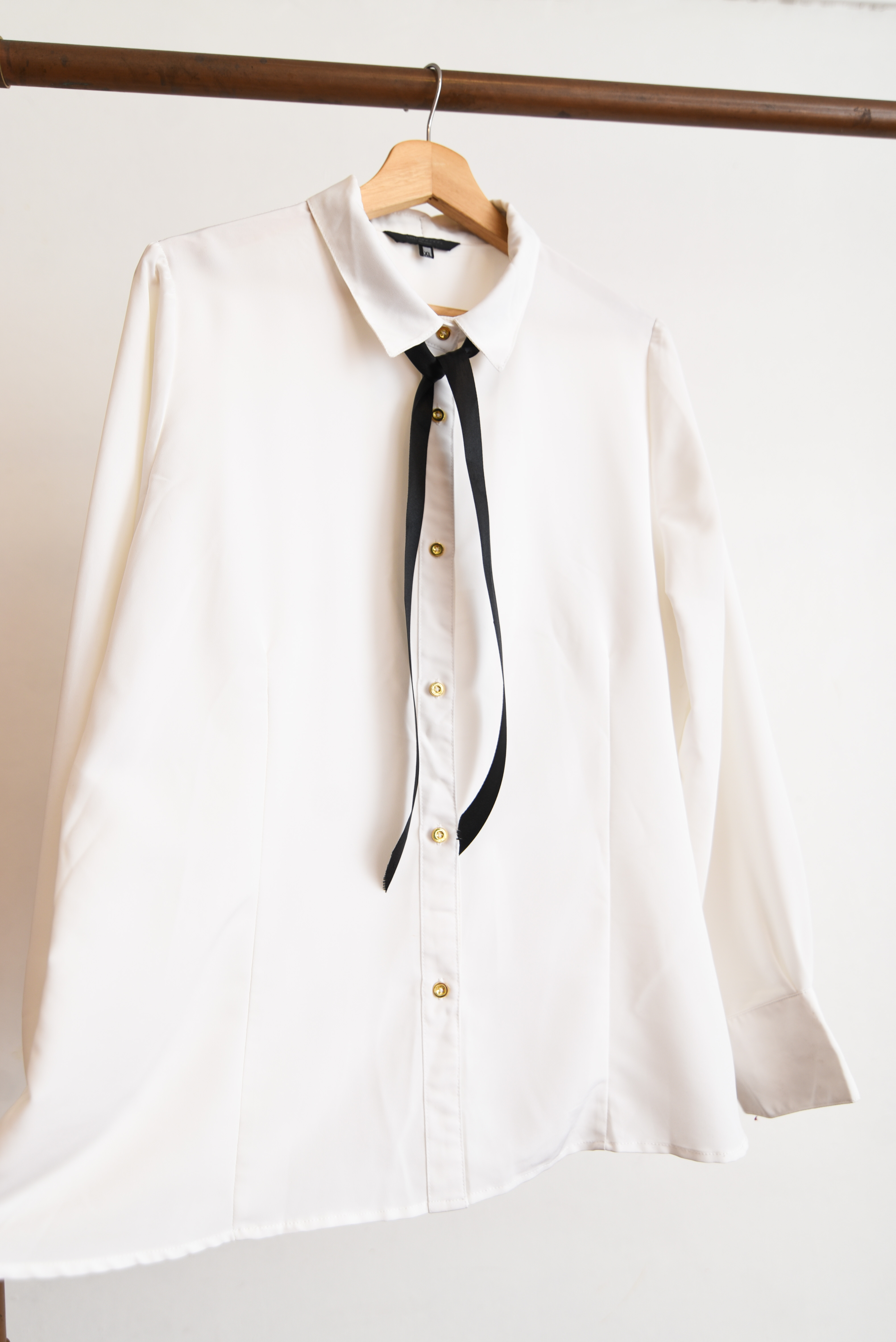 Blusa blanca lazito black