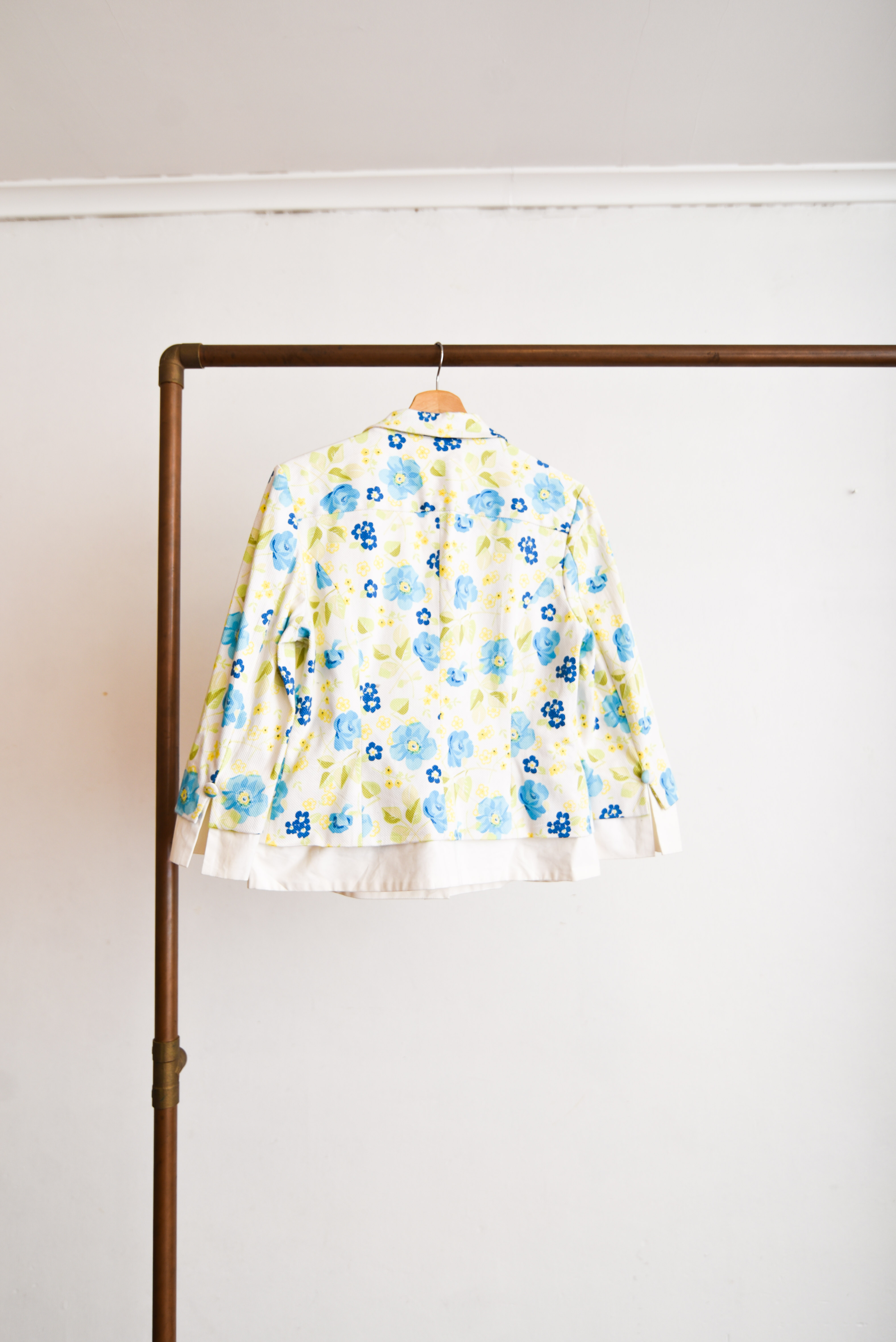 Blazer floral blanco botones