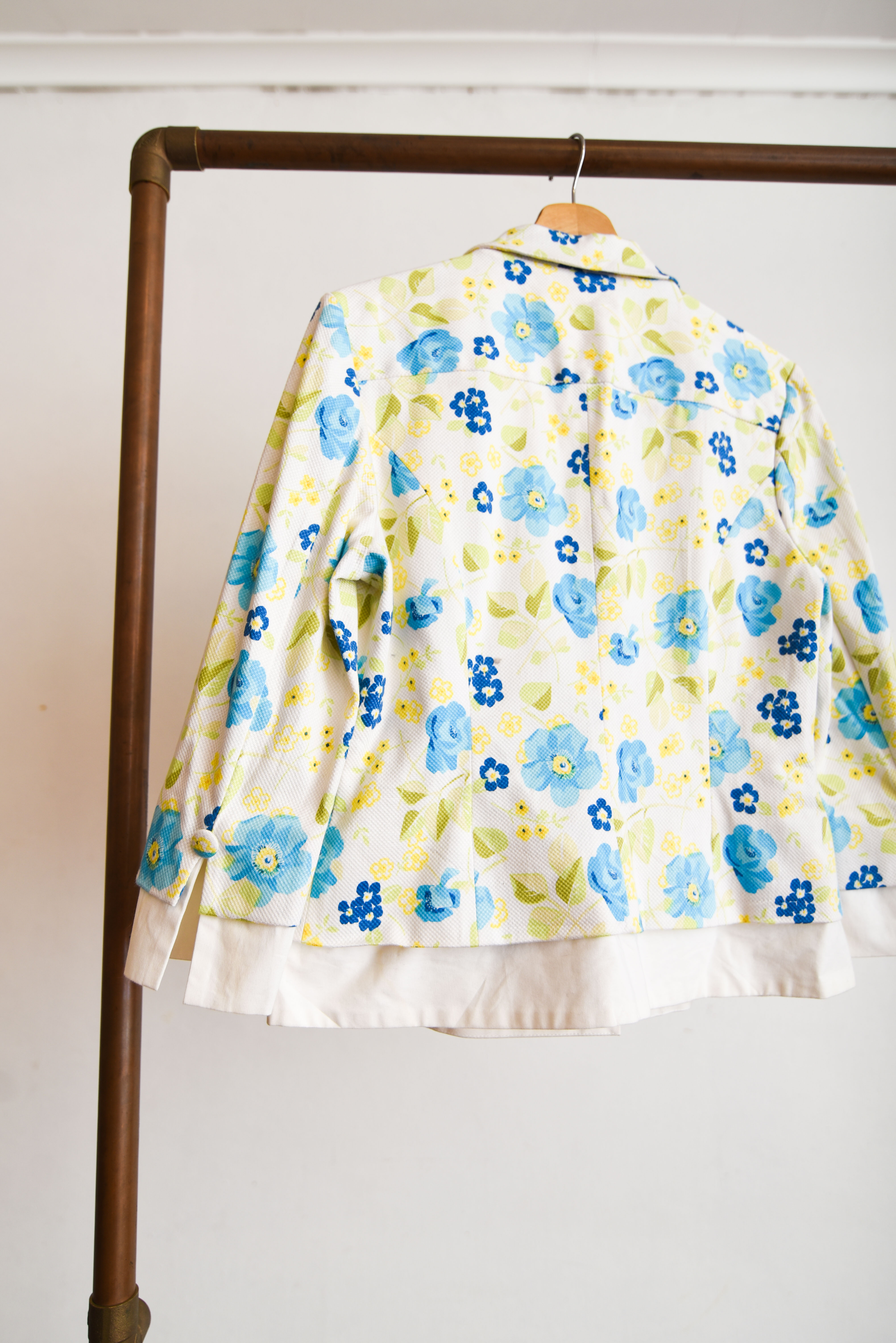 Blazer floral blanco botones