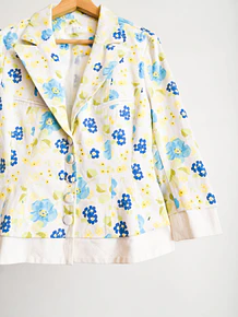 Blazer floral blanco botones