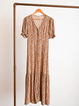 Maxi vestido floral botones capas