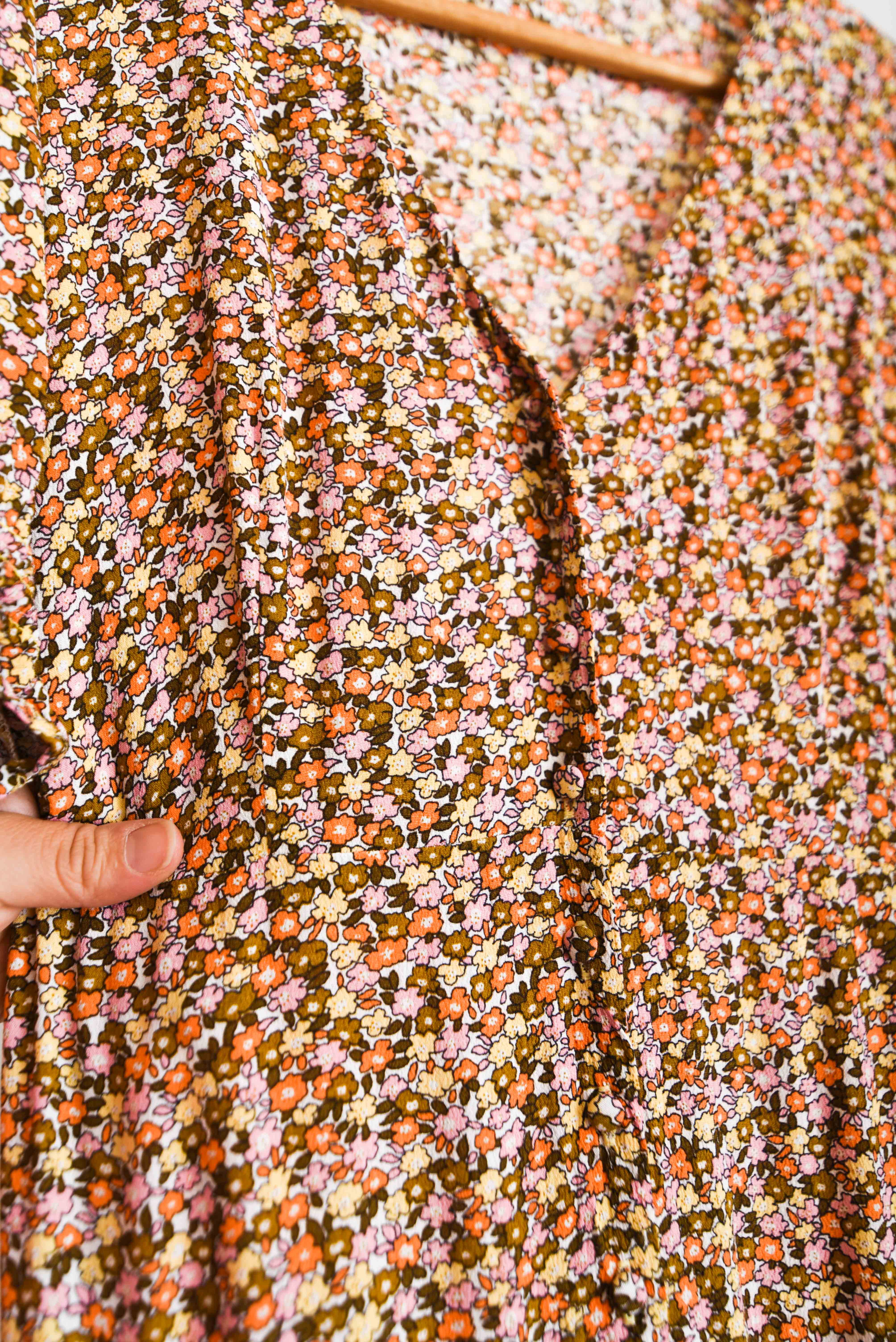 Maxi vestido floral botones capas