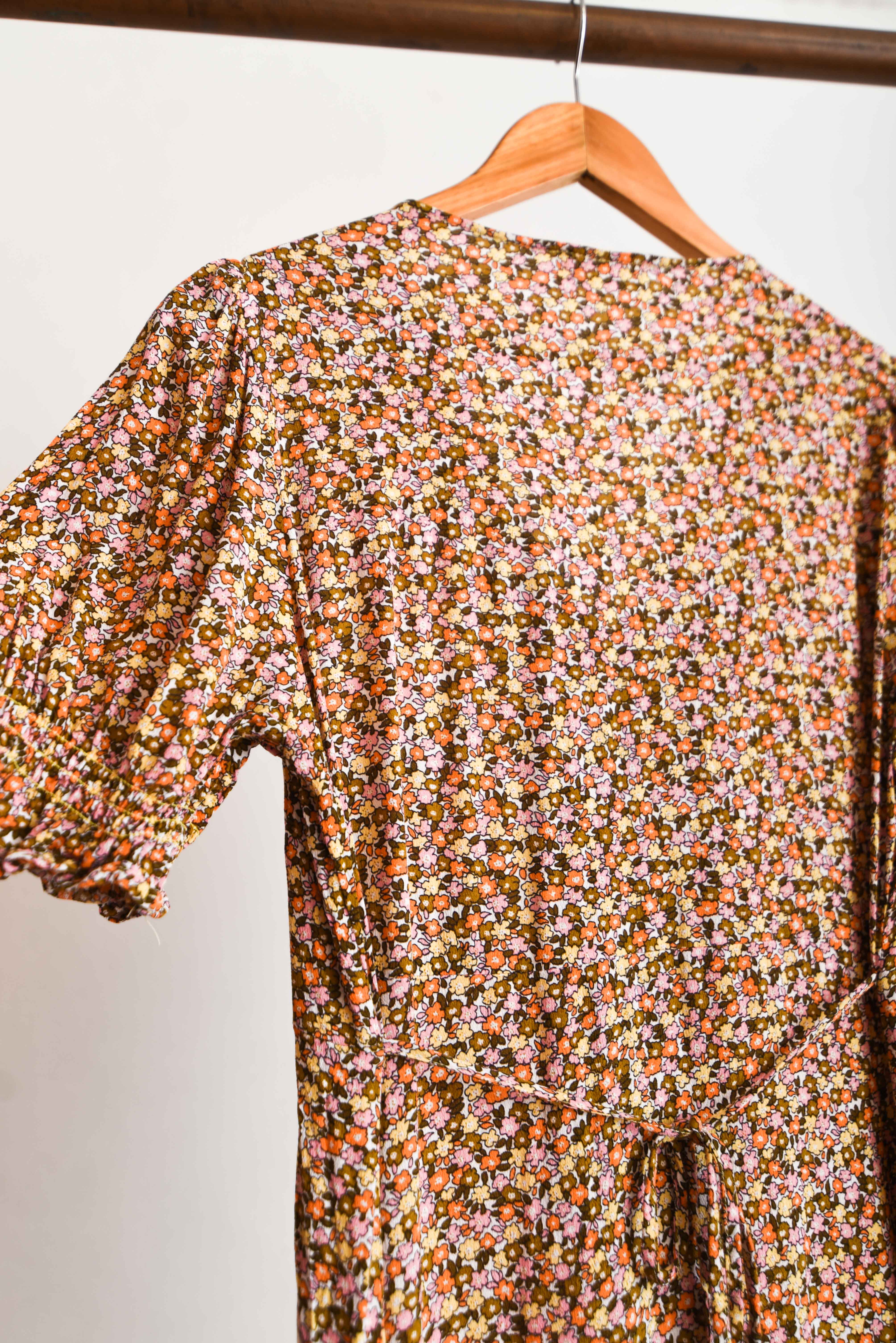 Maxi vestido floral botones capas