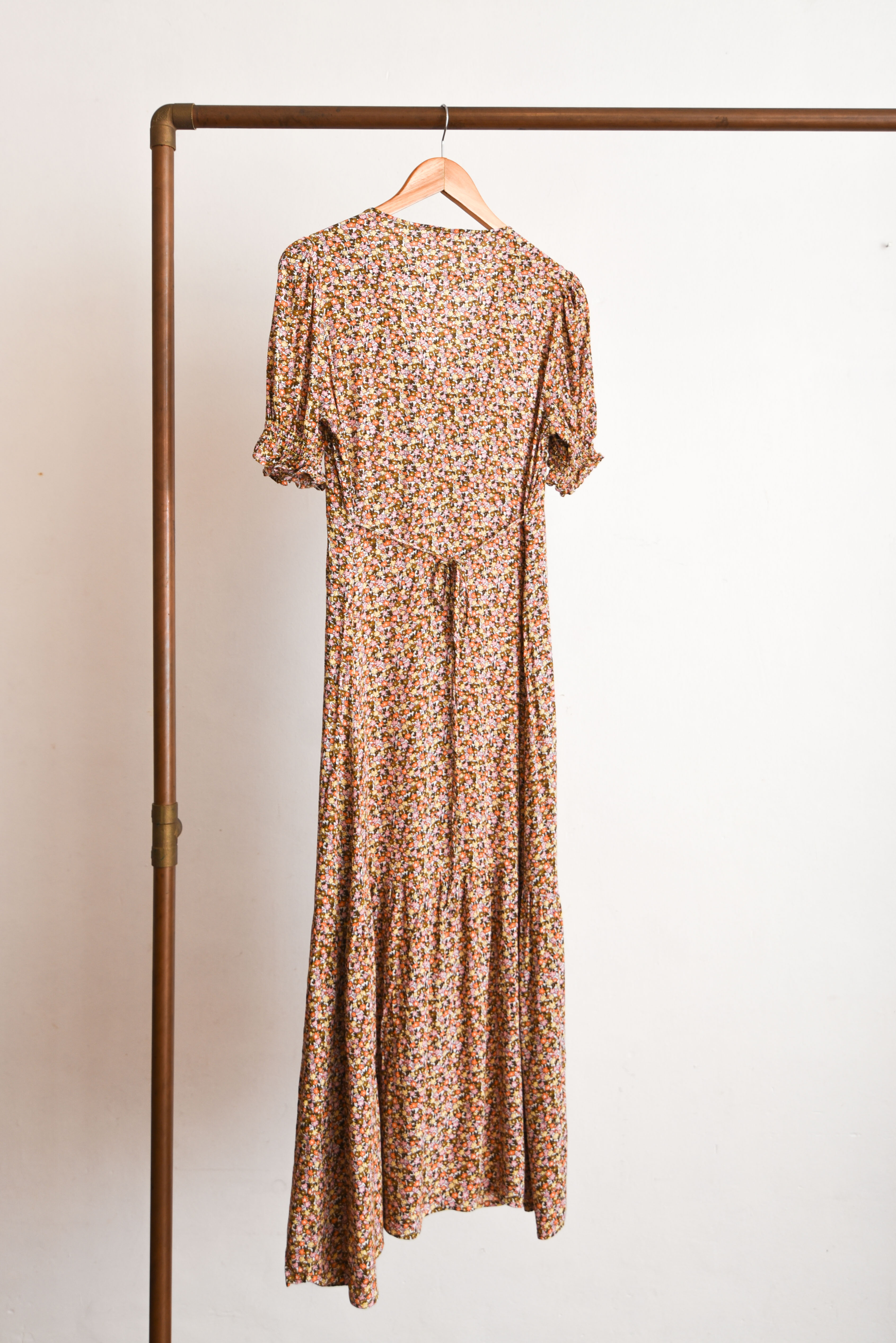 Maxi vestido floral botones capas