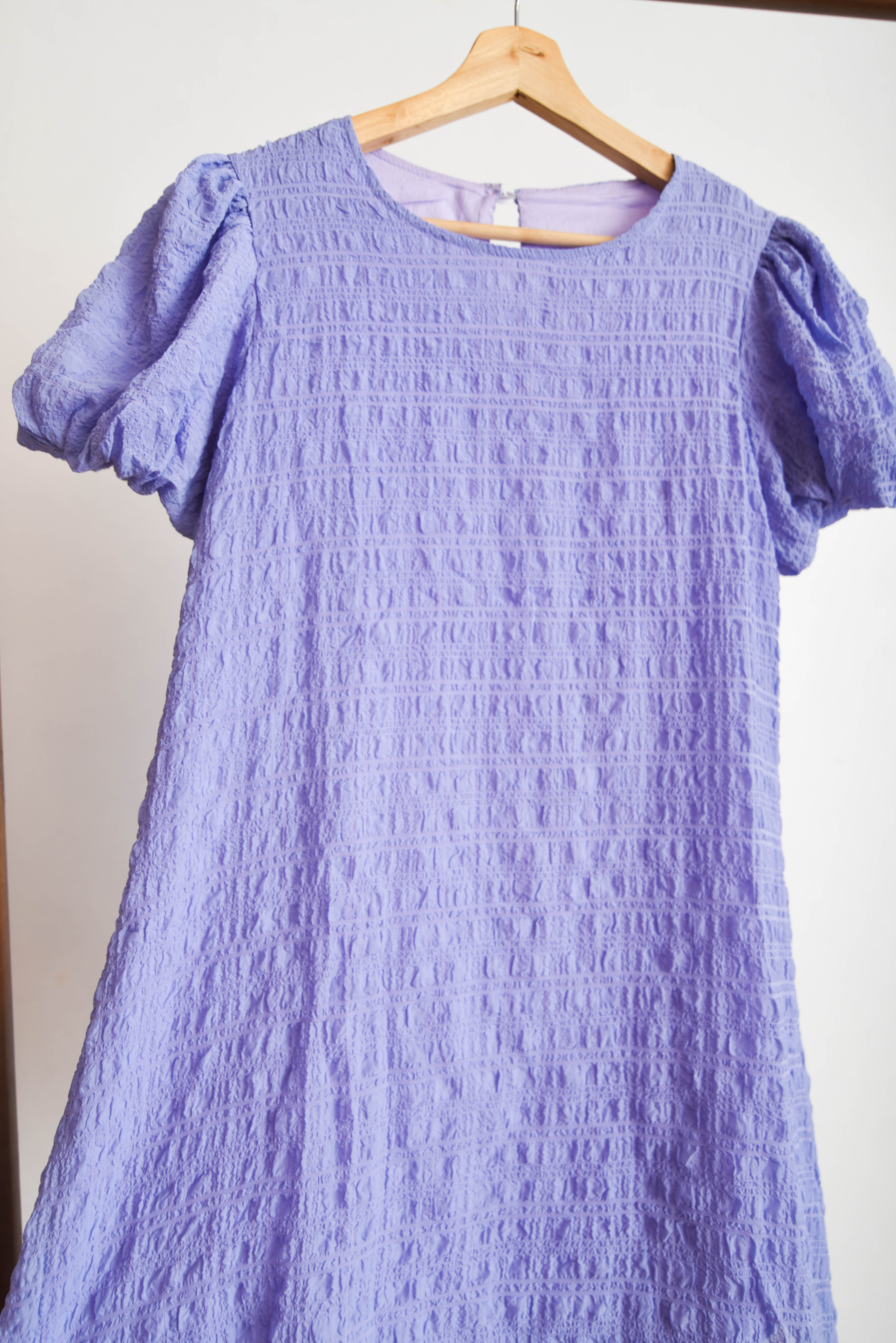 Vestido lila vaporoso globo