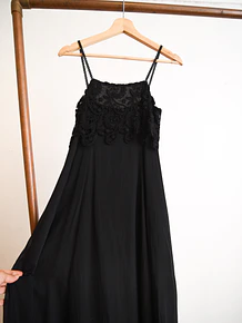 Vestido negro seda Laura Ashley